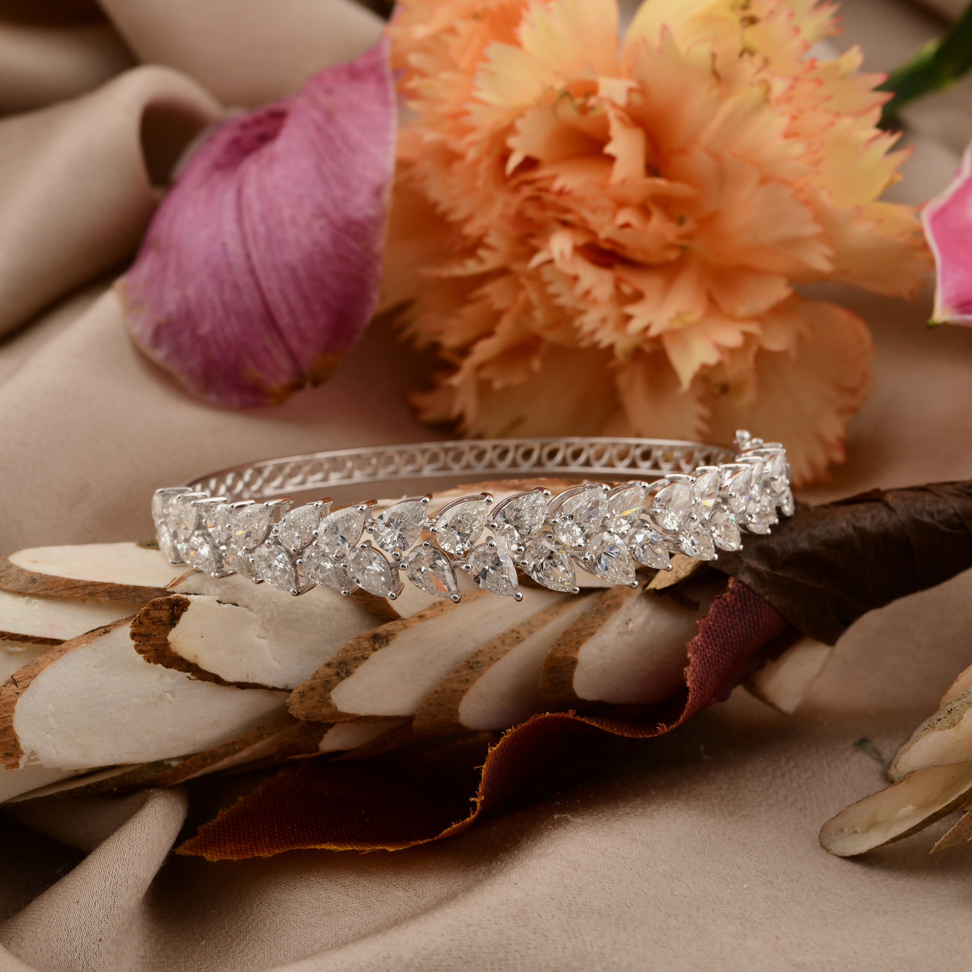 Leaf Inspired 9.05 Carat Pear Cut Natural Diamond Gold Bangle Bracelet