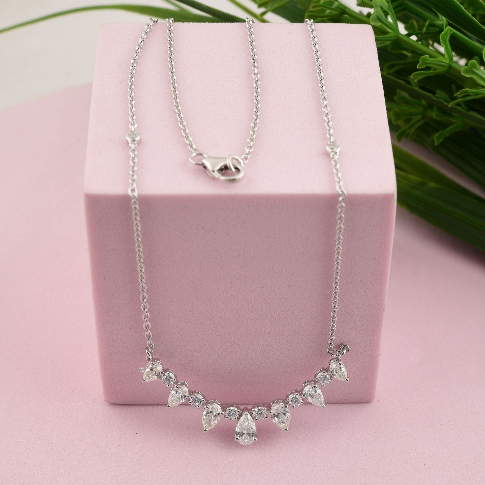 Graduated Fine Gold Pear Shaped Natural Diamond Drop Chain Necklace