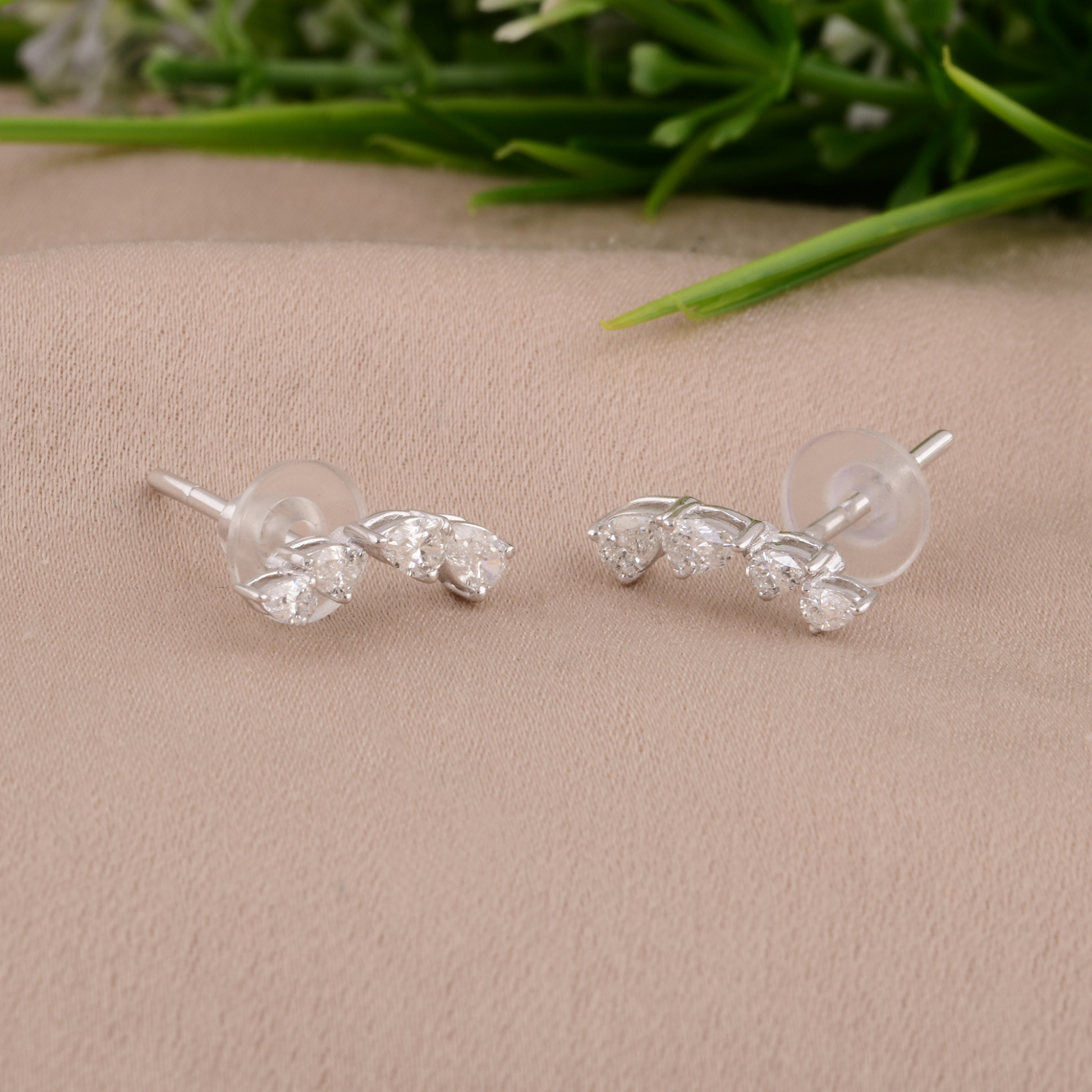 SI Clarity HI Color Pear Cut Natural Diamond Fine Gold Stud Earrings