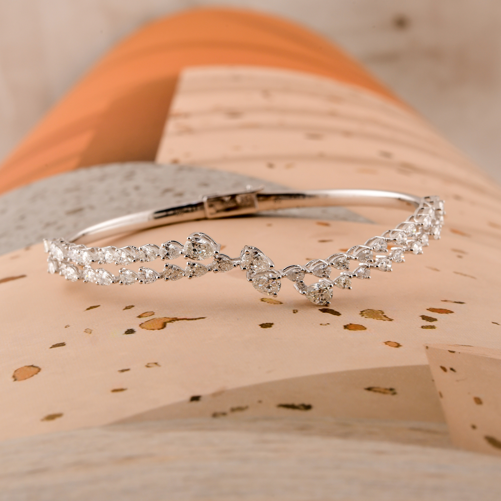 2.95 Carat Pear Cut Natural Diamond Bracelet in Solid Gold Weding Jewelry