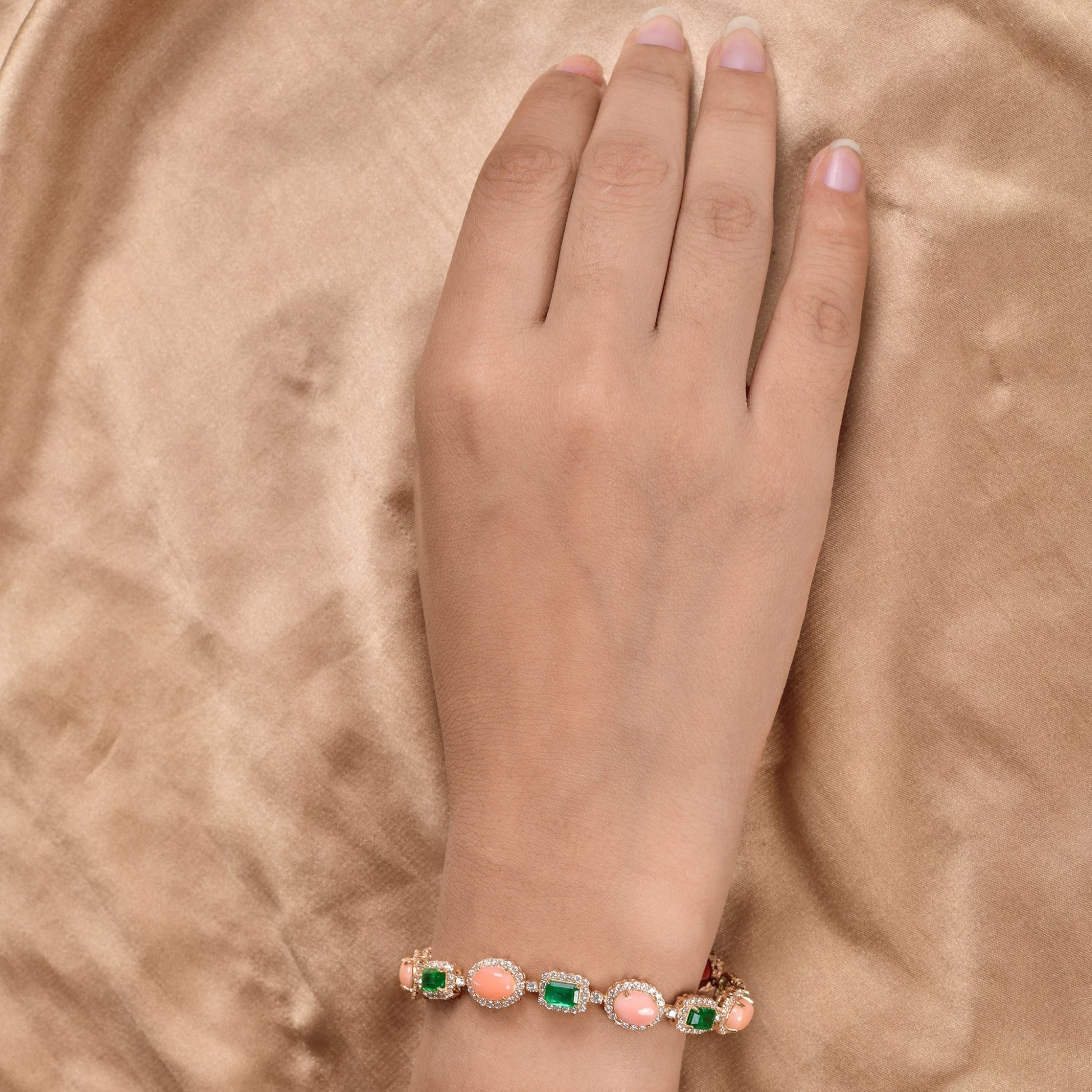 SI Clarity HI Color 14.08 Tcw Natural Coral Zambian Emerald Diamond Gold Bracelet