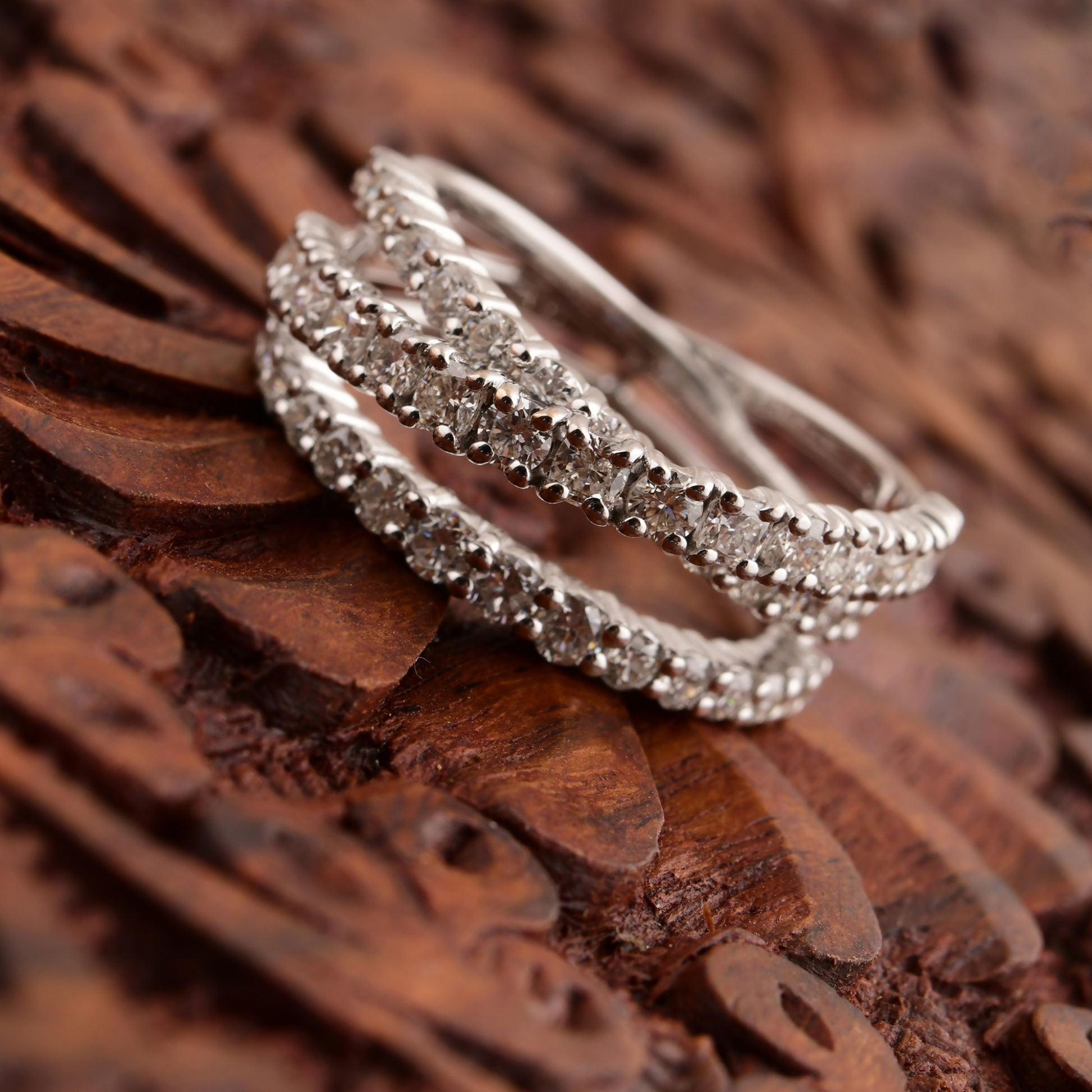 1.64 Carat Real SI Clarity HI Color Round Diamond Crisscross Fine Gold Ring