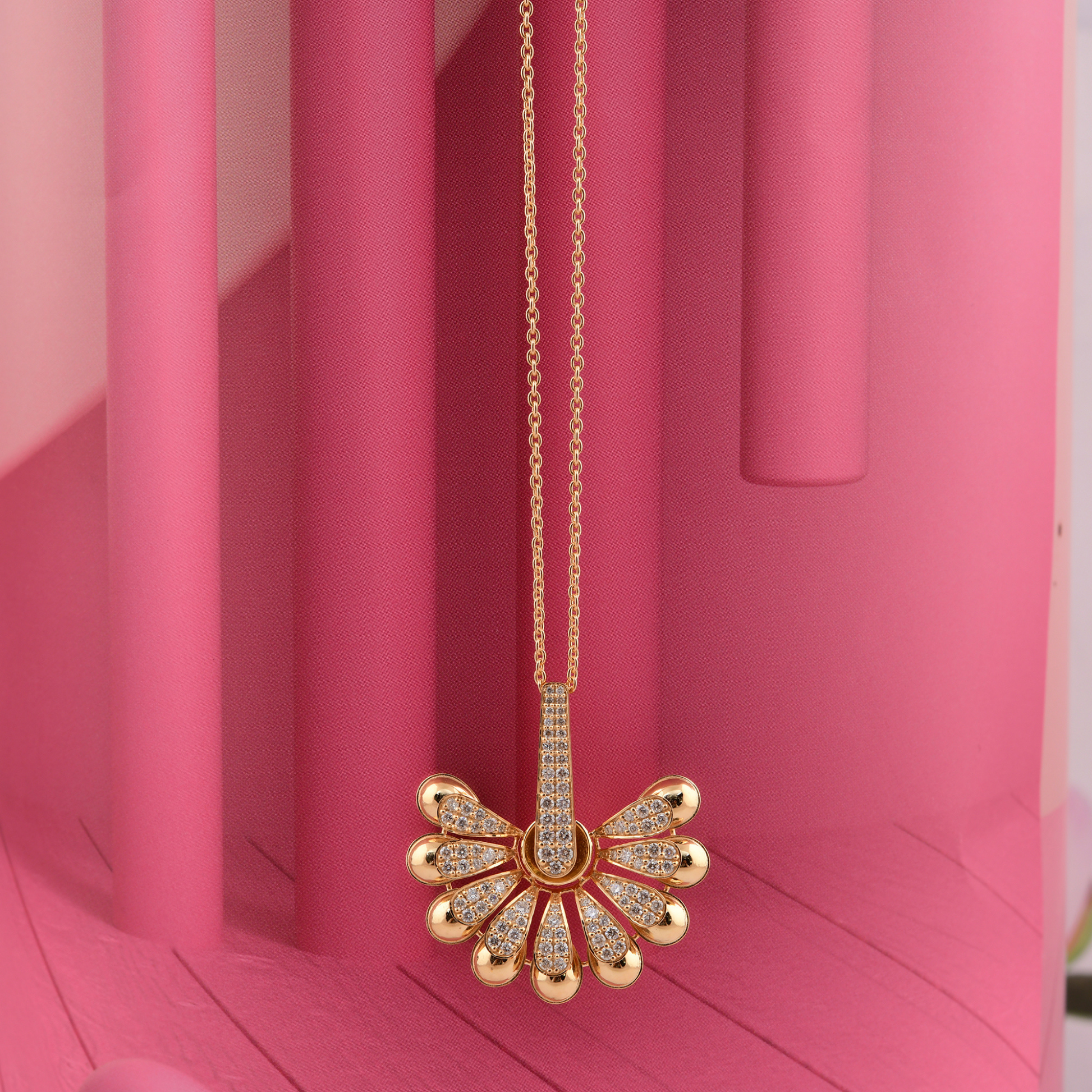 Natural SI/HI Round Pave Set Diamond Unique Pendant Gold Necklace