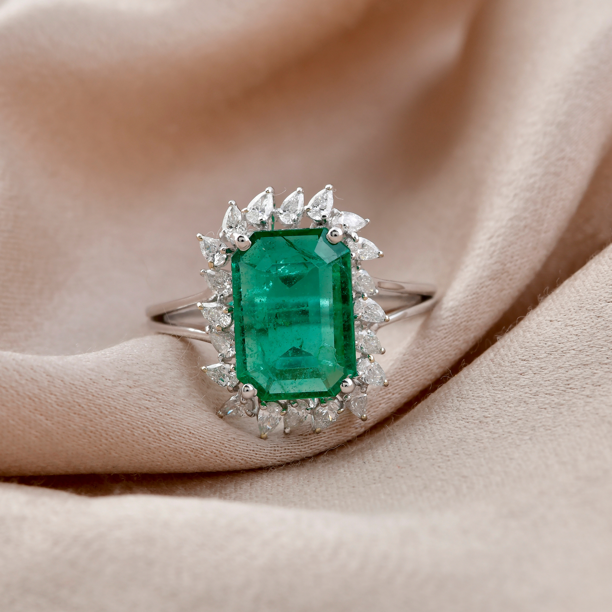 Statement 2.50 Ct Zambian Emerald Engagement Halo Gold Diamond Ring