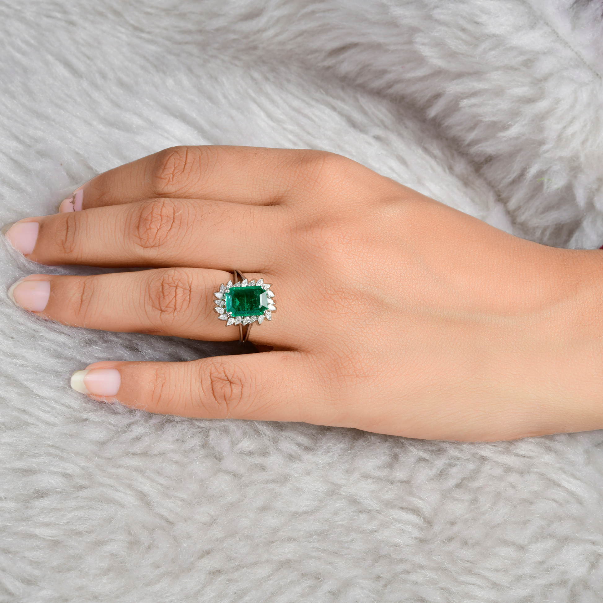 Statement 2.50 Ct Zambian Emerald Engagement Halo Gold Diamond Ring