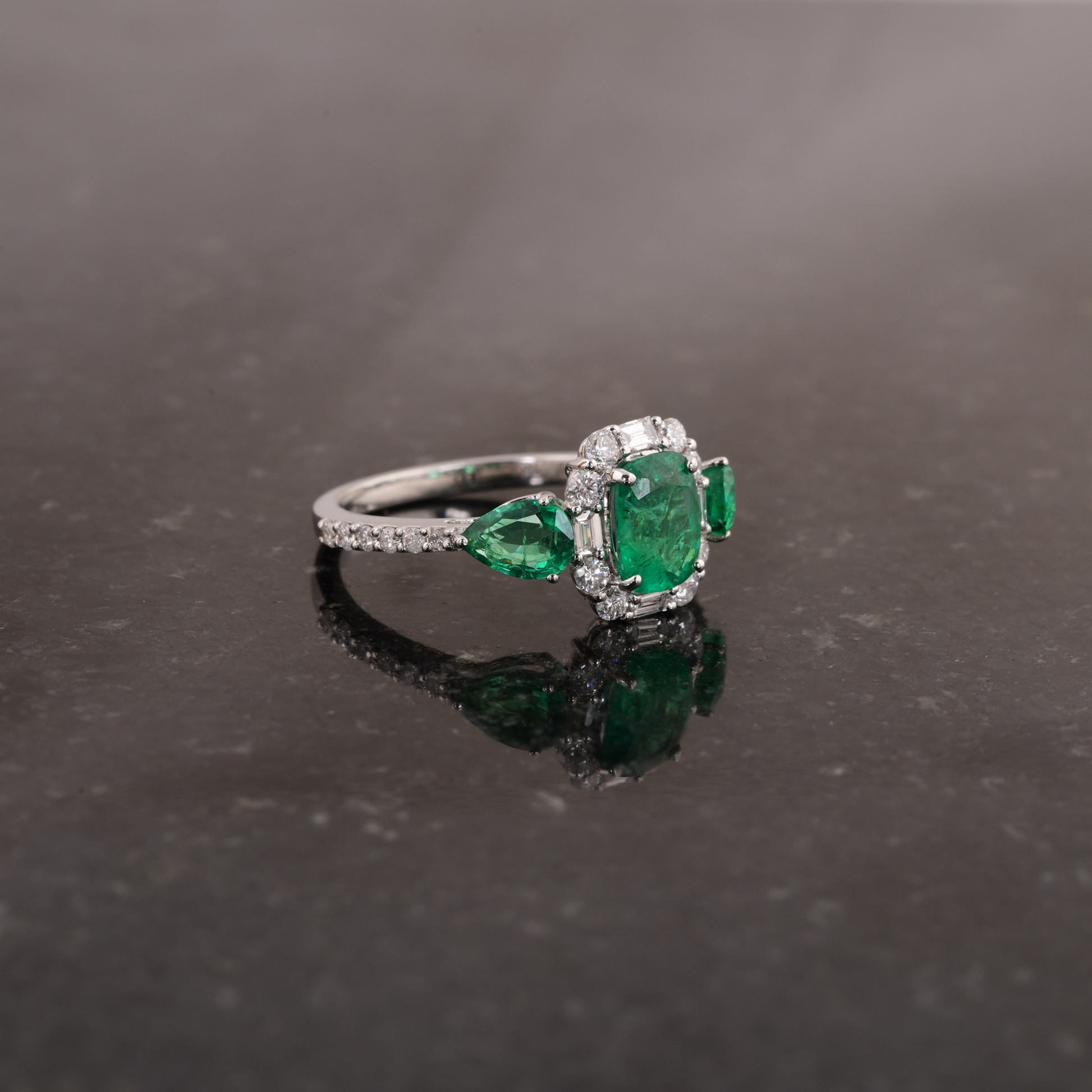 H/SI Baguette & Round Cut Diamond & Emerald Gemstone Halo Ring in Fine Gold