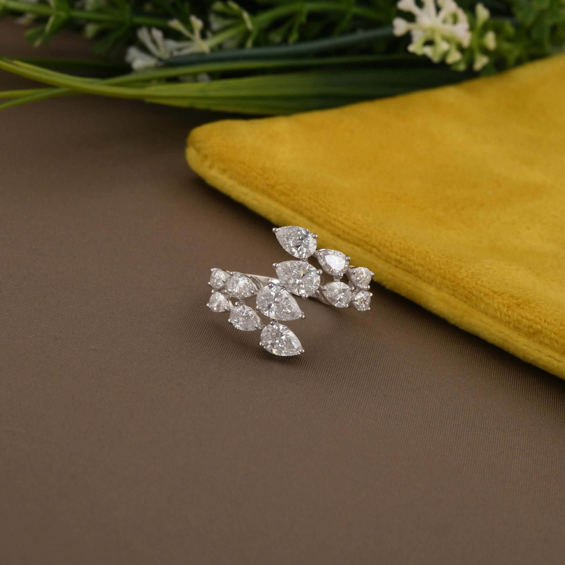 Multi Pear Stone Floral Design Gold Diamond Ring 2.60 Carat