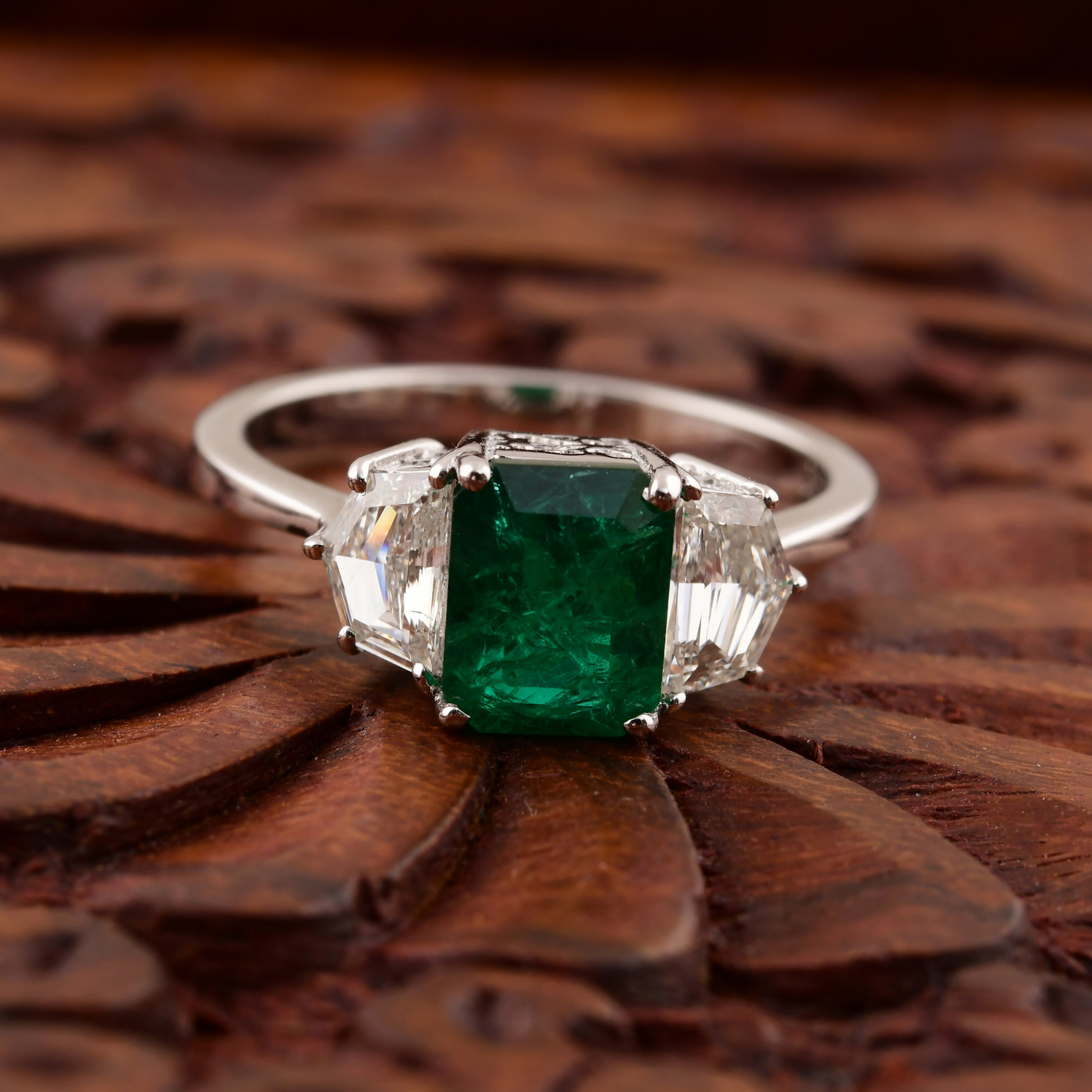Handmade Natural Zambian Emerald Gemstone 2.14 Tcw SI/HI Diamond Ring