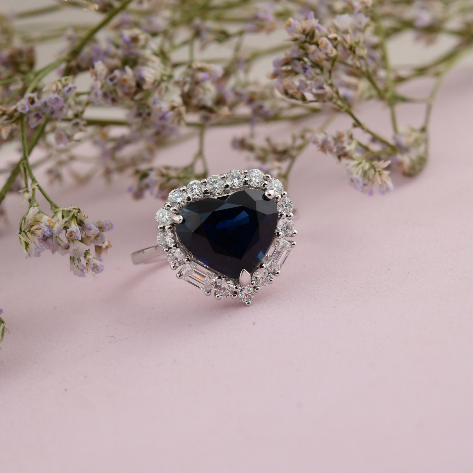 5.41 Tcw Natural Blue Sapphire Gemstone SI/HI Diamond Heart Gold Ring