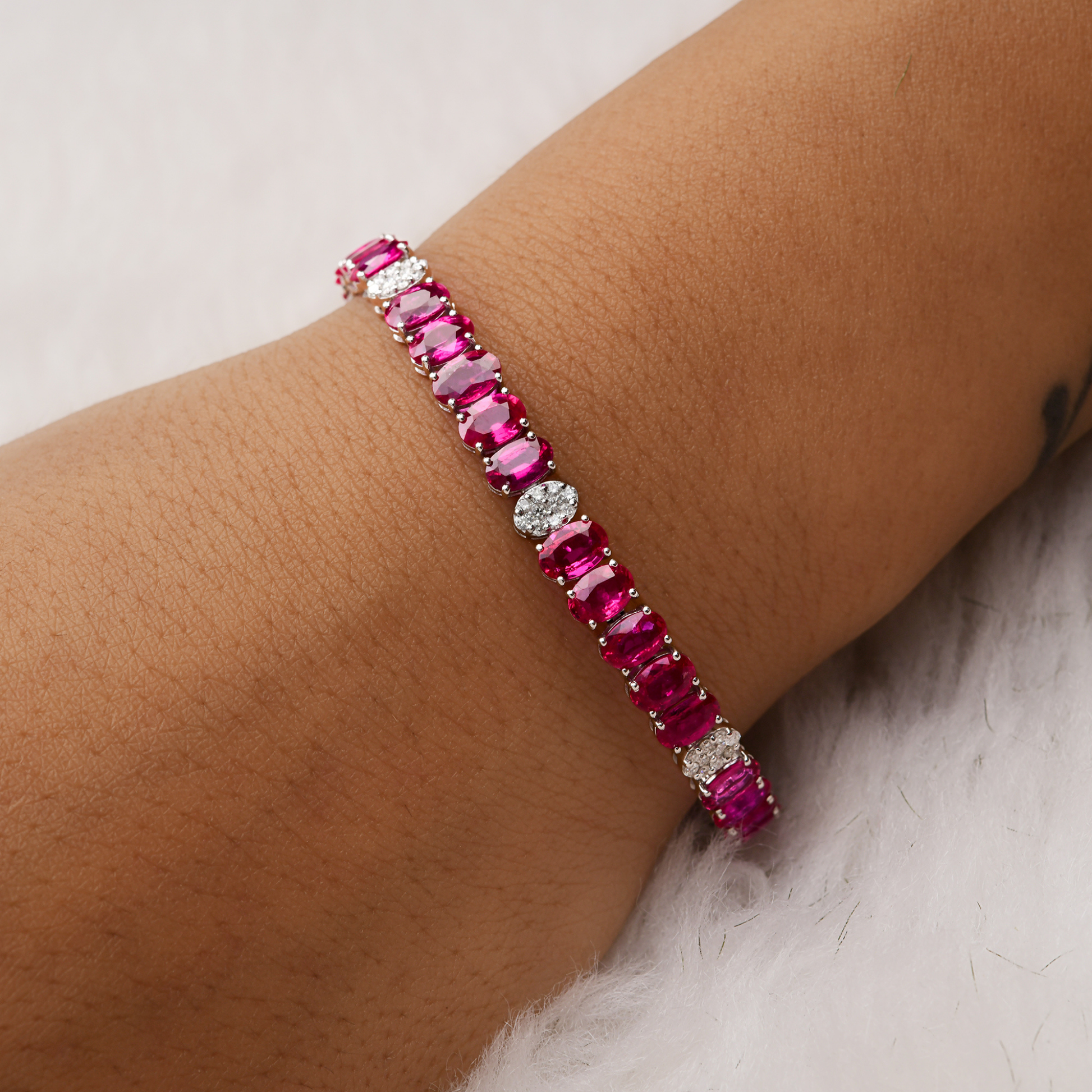 16.35 Tcw Natural SI/HI Diamond & Ruby Oval Gemstone Tennis Bracelet