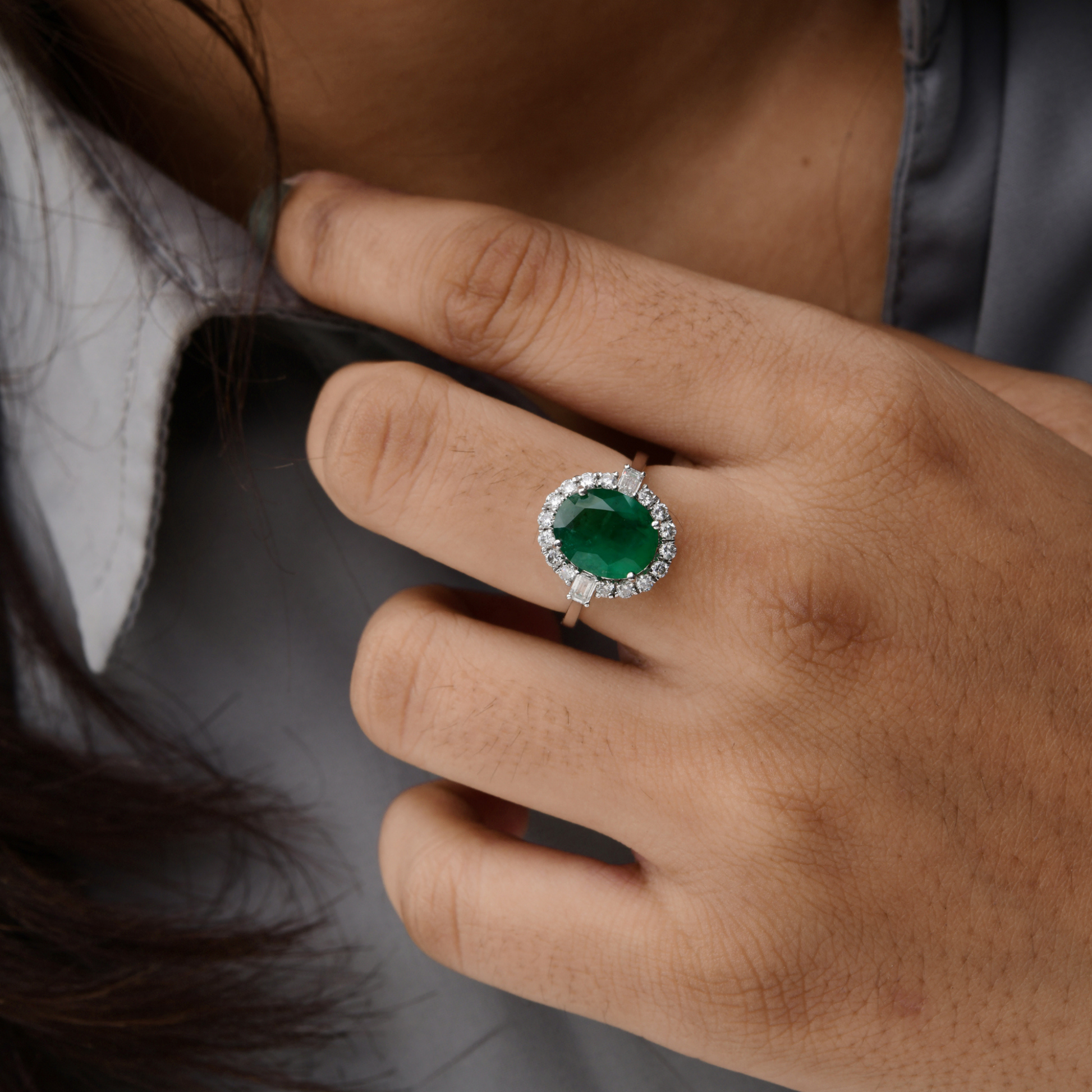 Oval Cut Zambian Emerald Gemstone HI/SI Natural Diamond Gold Ring