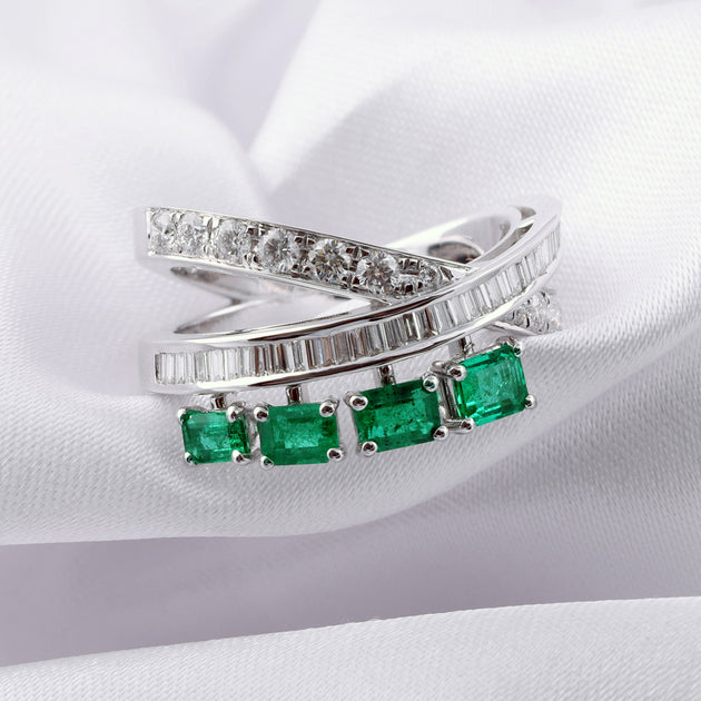 Unique Intertwined Zambian Emerald Diamond Fine Gold Ring