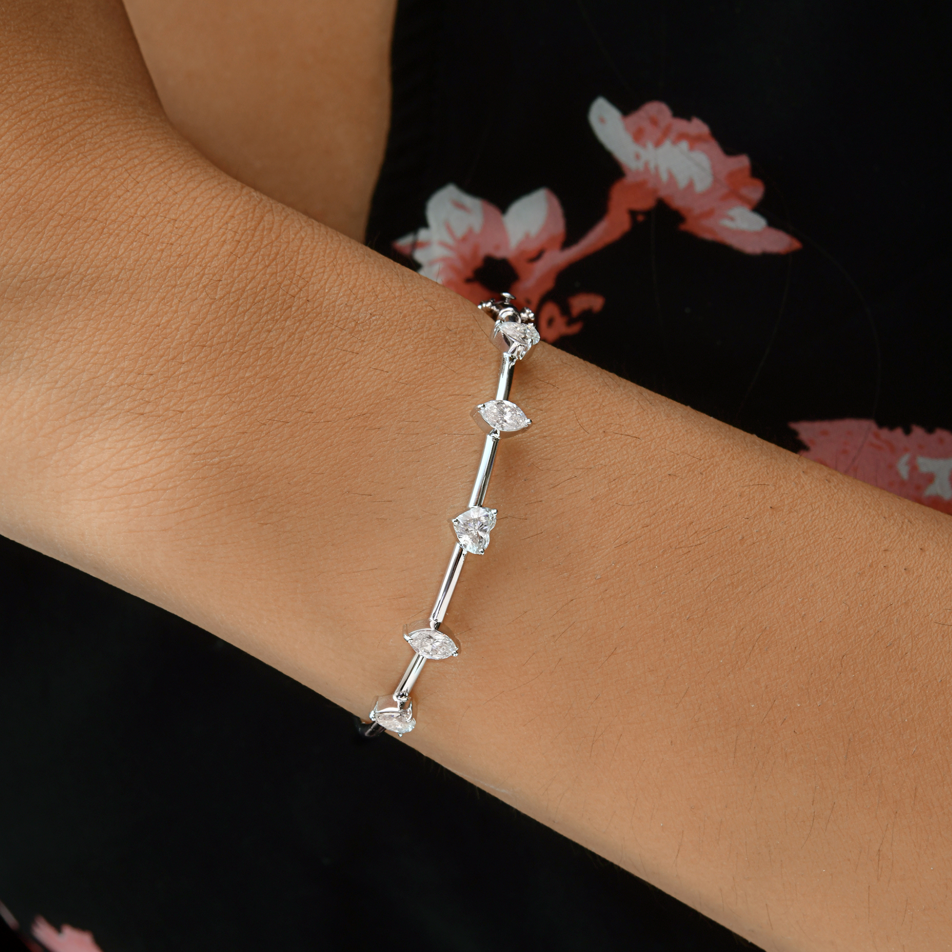 Five Stone 1.75 Carat Natural Diamond Station Fine Gold Bangle Bracelet