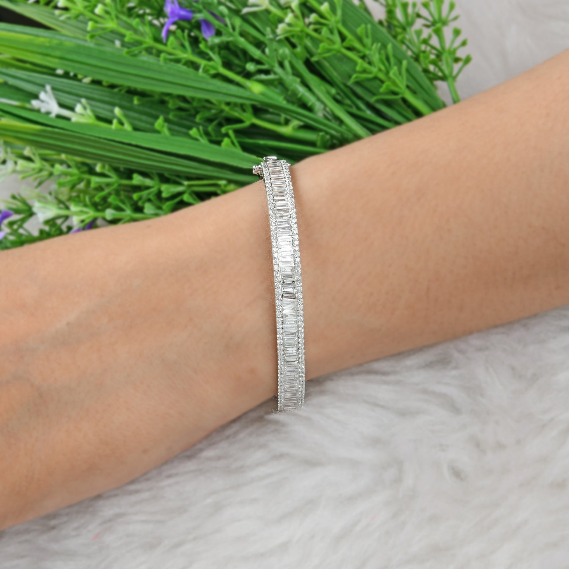 3.80Ct Solid Gold Natural SI/H Baguette Diamond Wedding Bangle Bracelet For Women