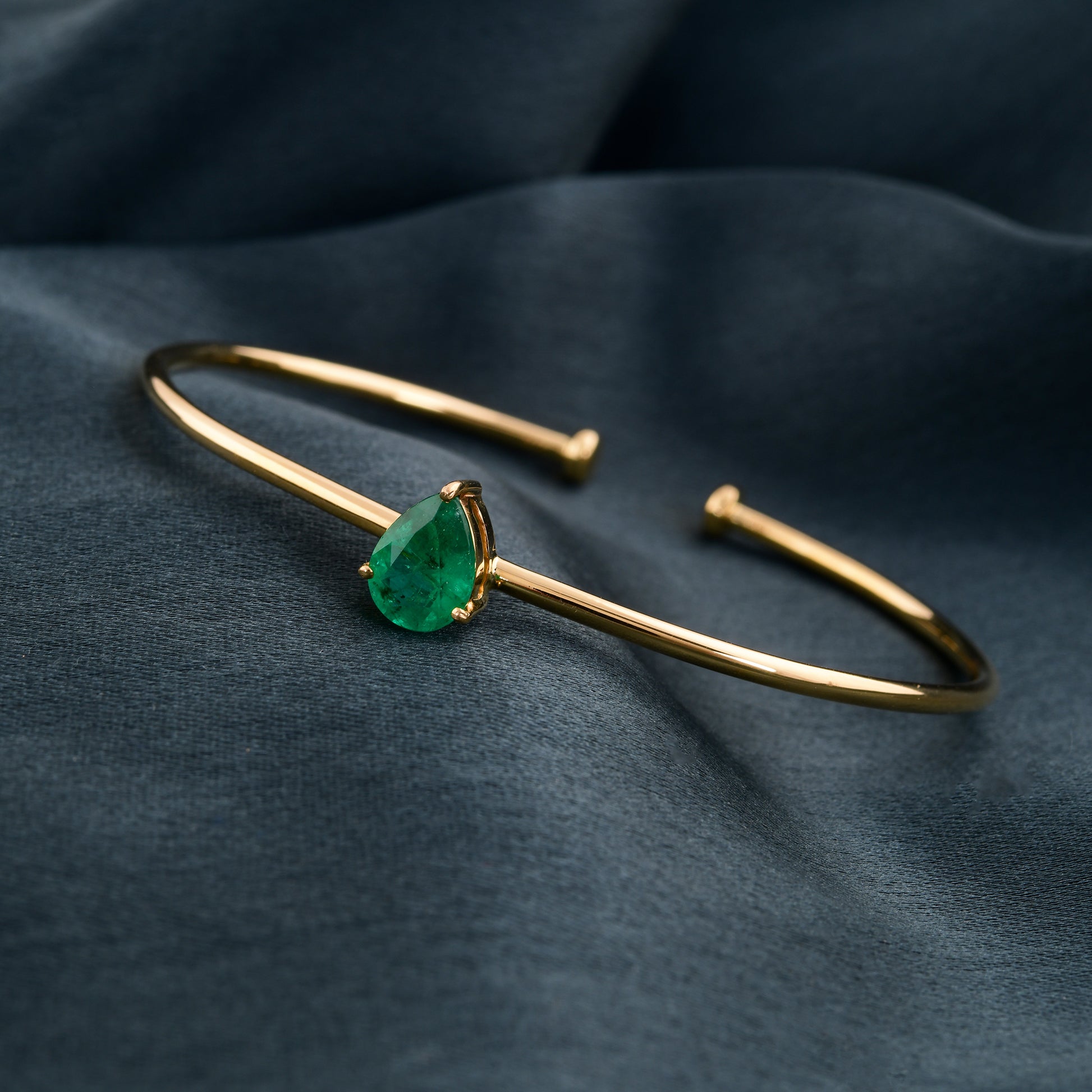 Solitaire 1.13Ct Pear Cut Zambian Emerald Gold Open Cuff Bangle Bracelet