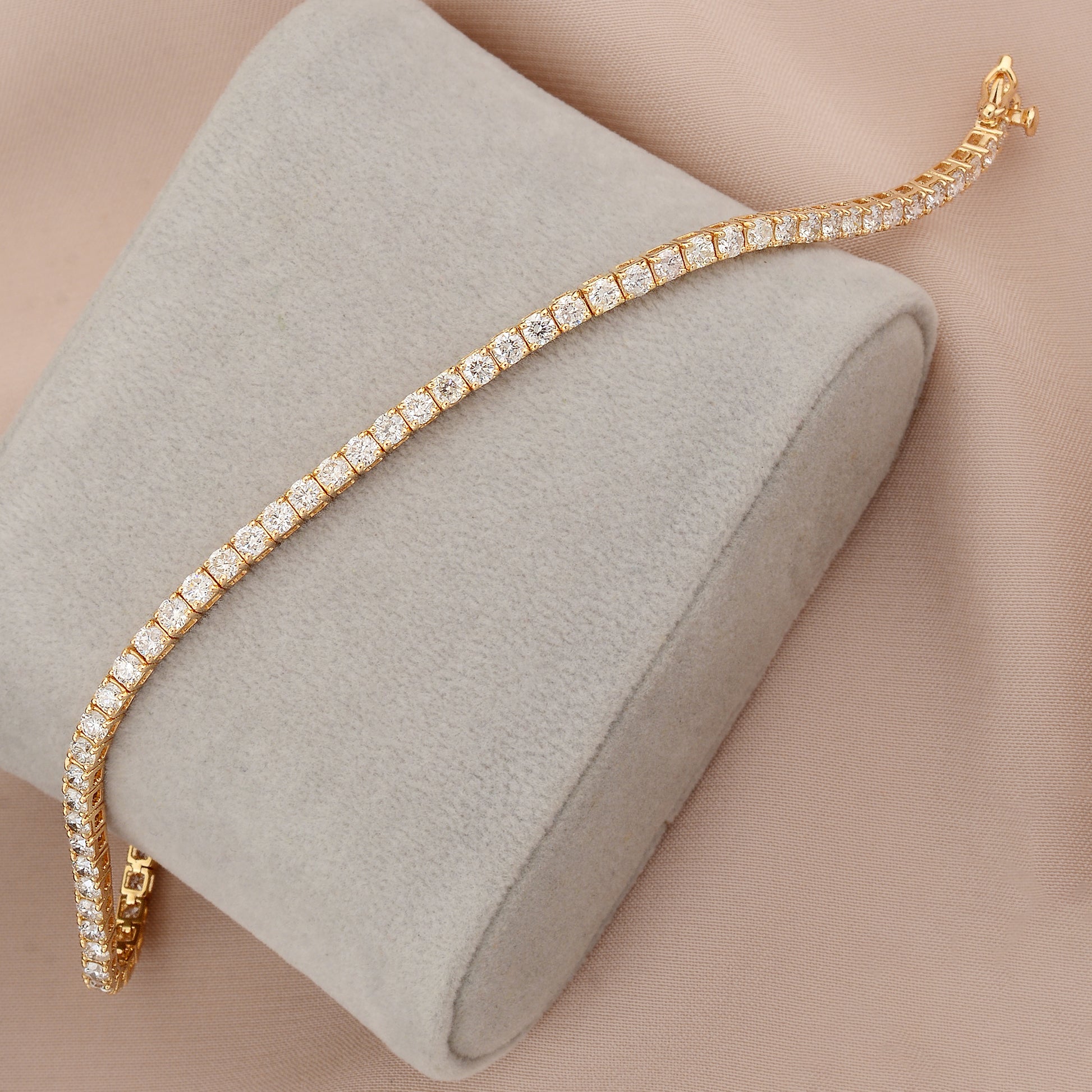 Minimalist Round Brilliant Cut Natural Diamond Tennis Bracelet