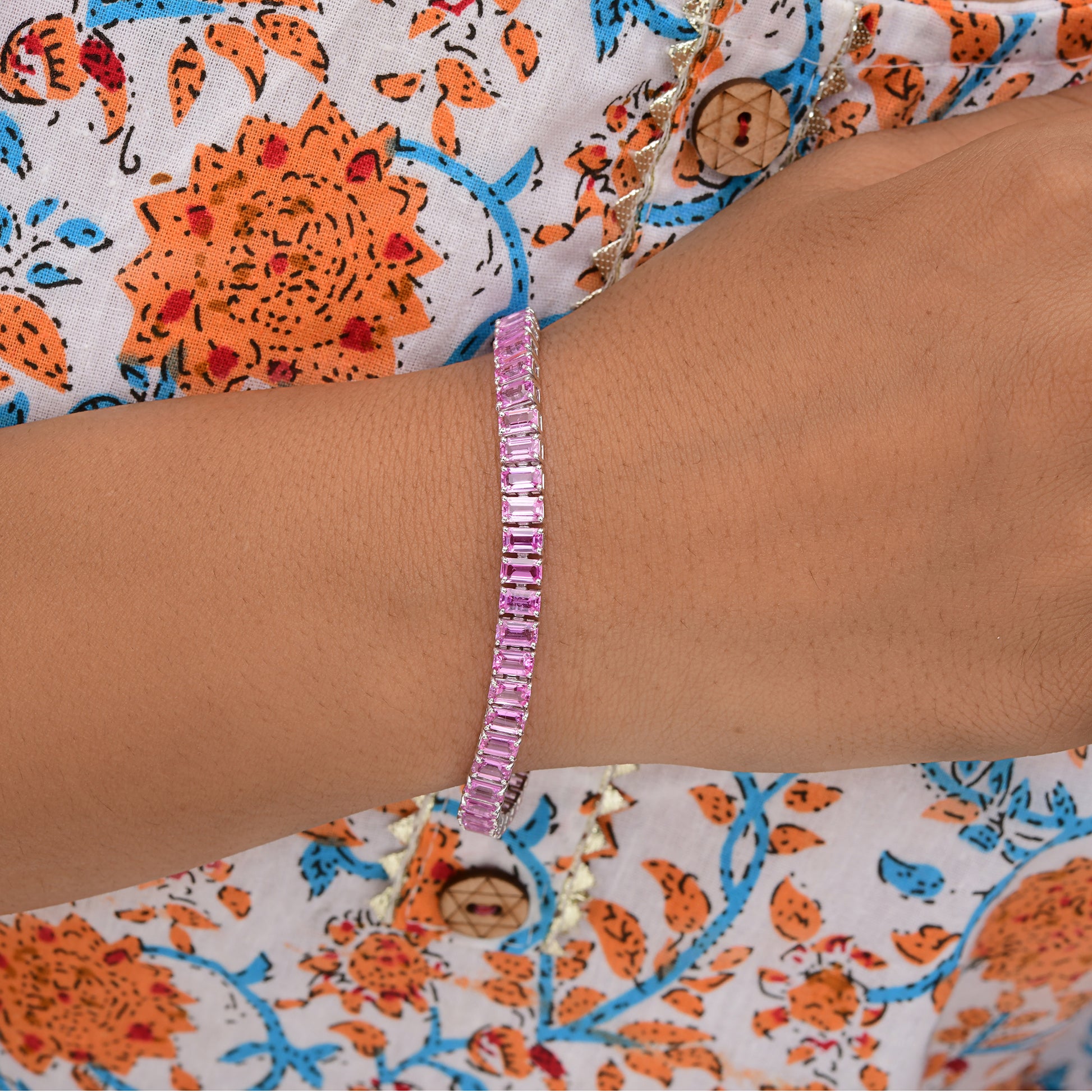 Fine Gold 15.28 Carat Pink Sapphire Gemstone Eternity Tennis Bracelet