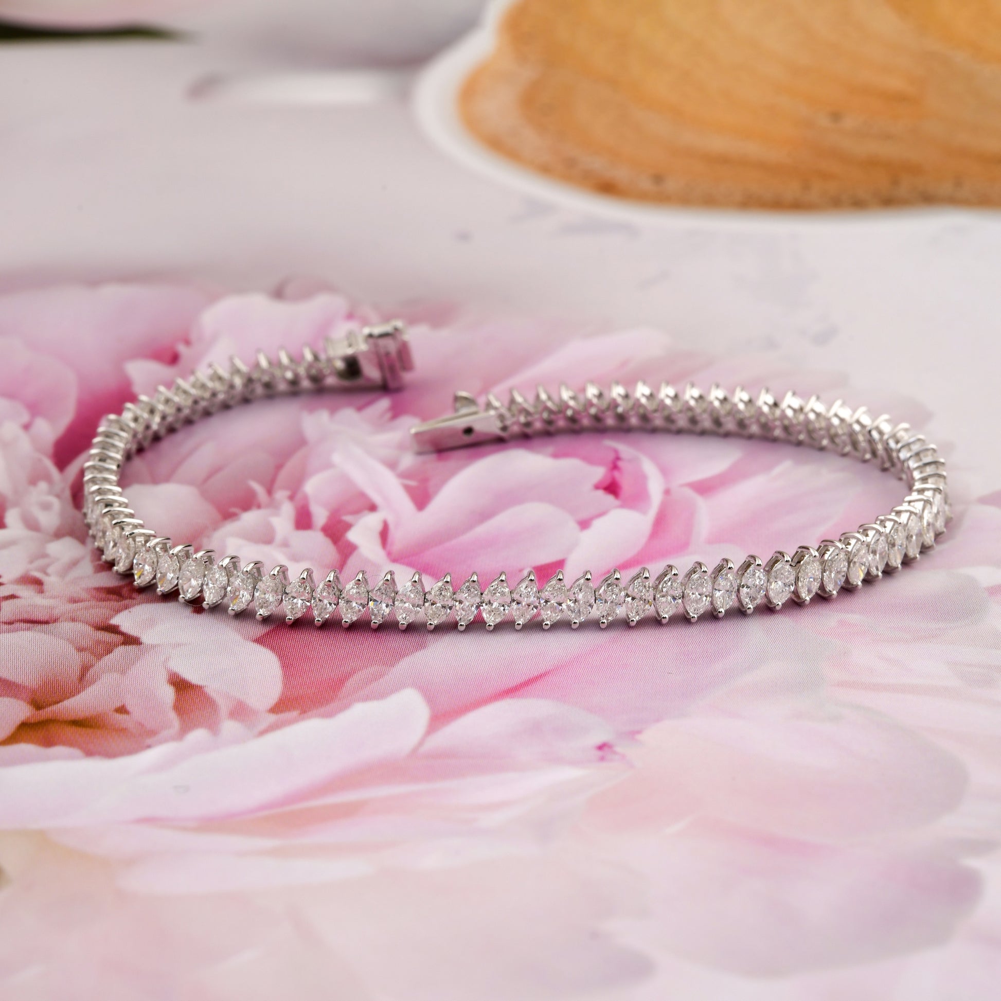 Exquisite Marquise Cut Natural Diamond Tennis Bracelet in Fine Gold