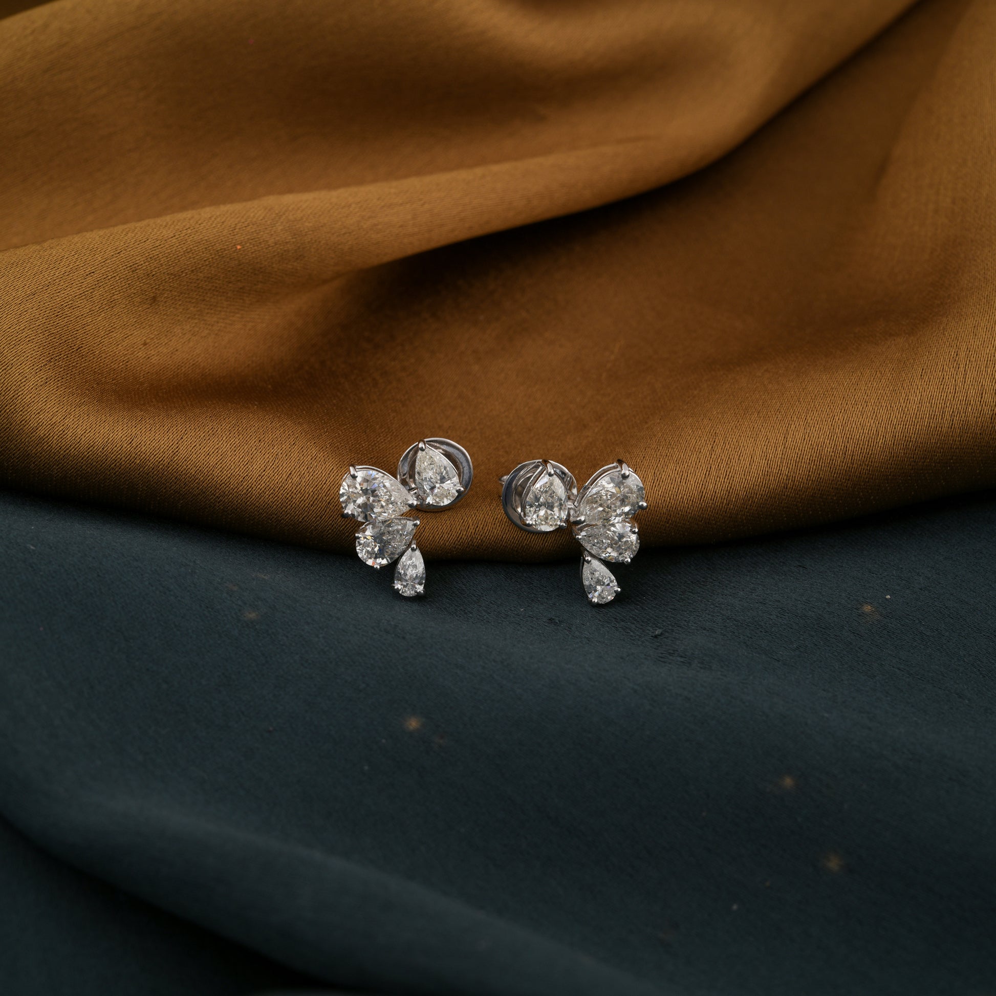 Delicate Genuine 2.88Ct SI/HI Diamond Stud Earrings In Fine Gold