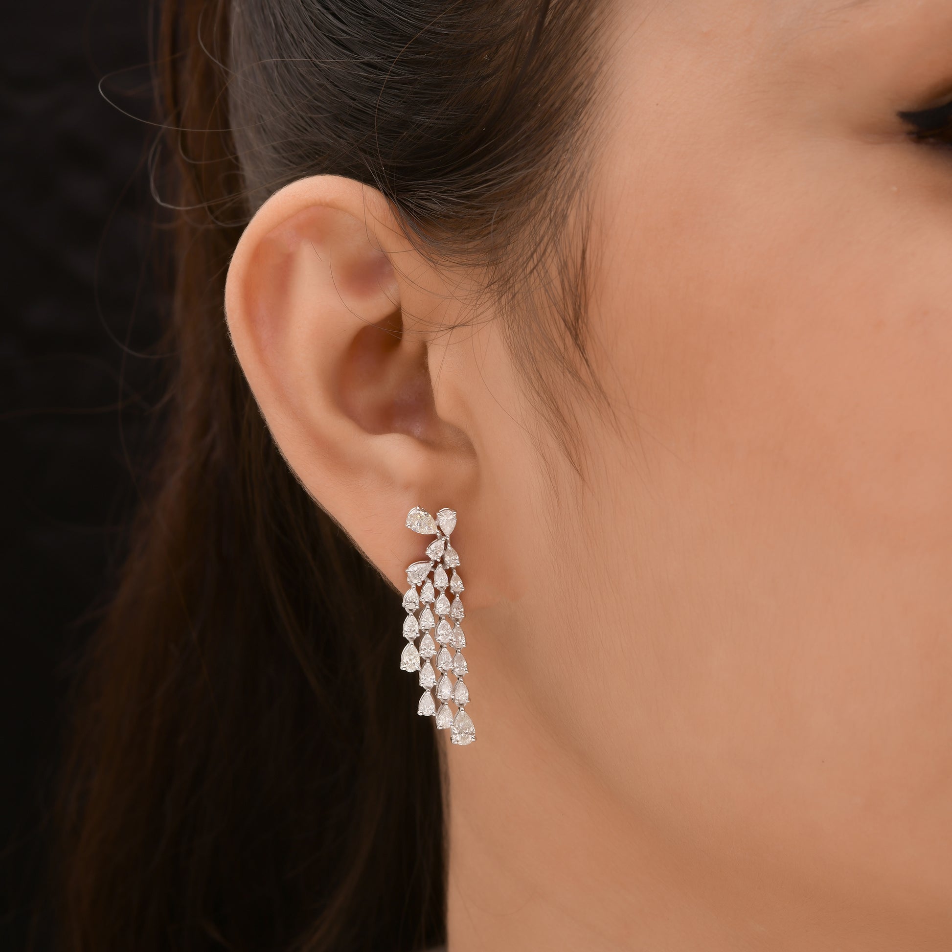 Fine Gold 2.98 Carat Pear Cut Diamond Chandelier Drop Earrings