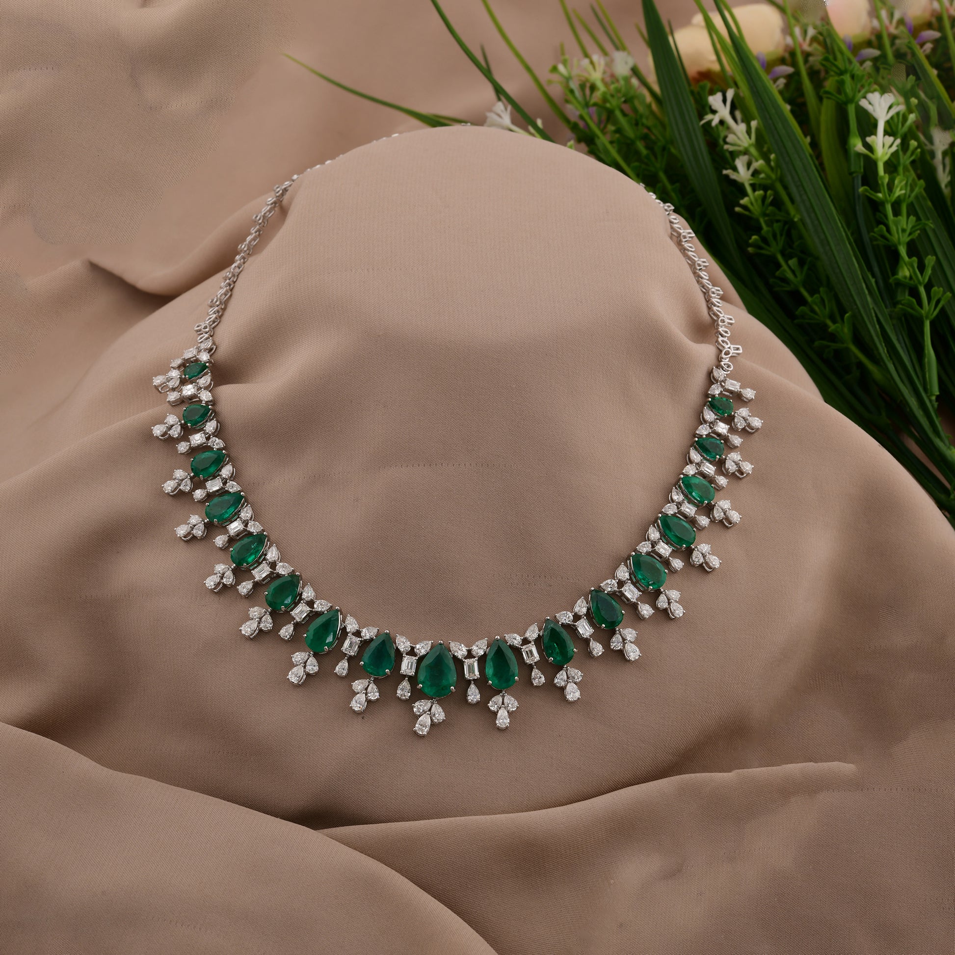 31.56 Tcw Zambian Emerald SI/H Diamond Statement Necklace for Her