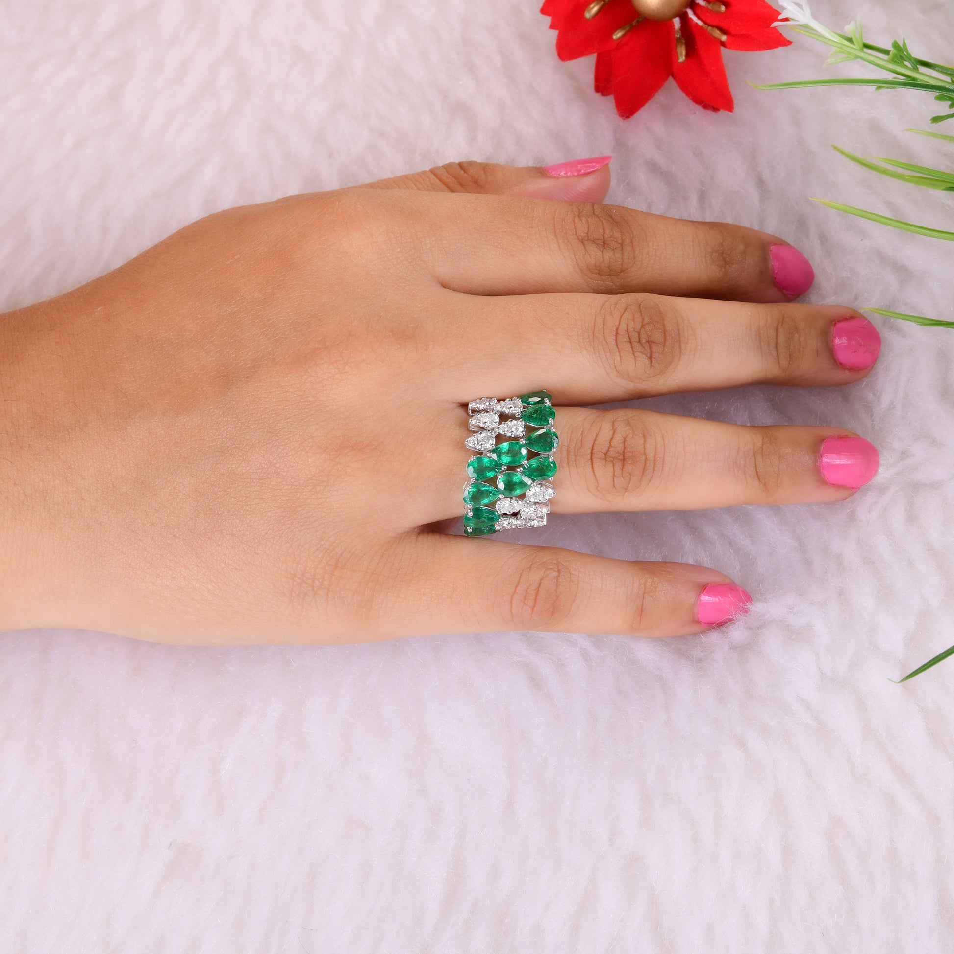 Zambian Emerald Pear Cut 4.40 Tcw Natural H/SI Diamond Gold Cluster Ring