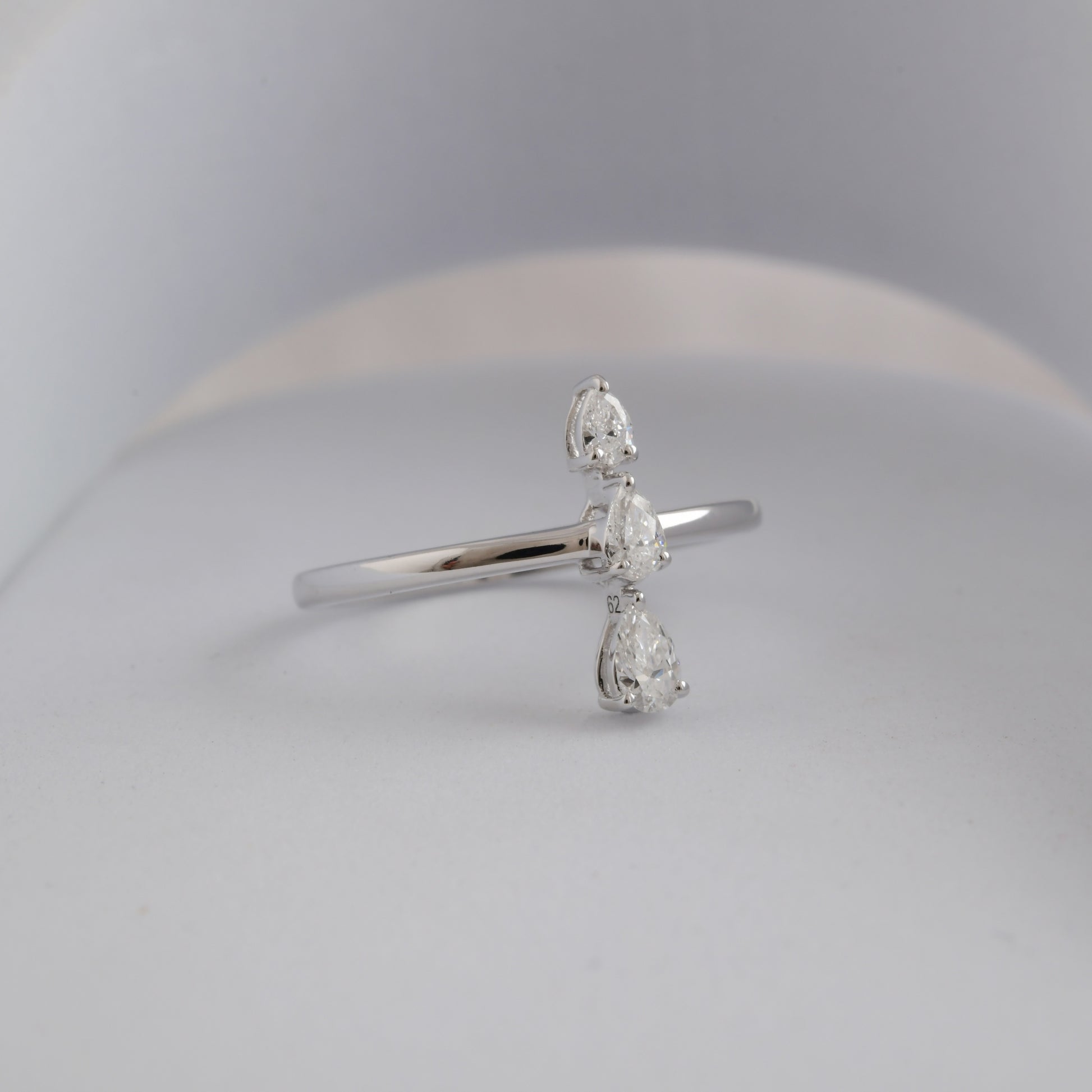 Minimal 0.30 Carat SI/H Trio Pear Cut Diamond Gold Band Ring for Girlfriend