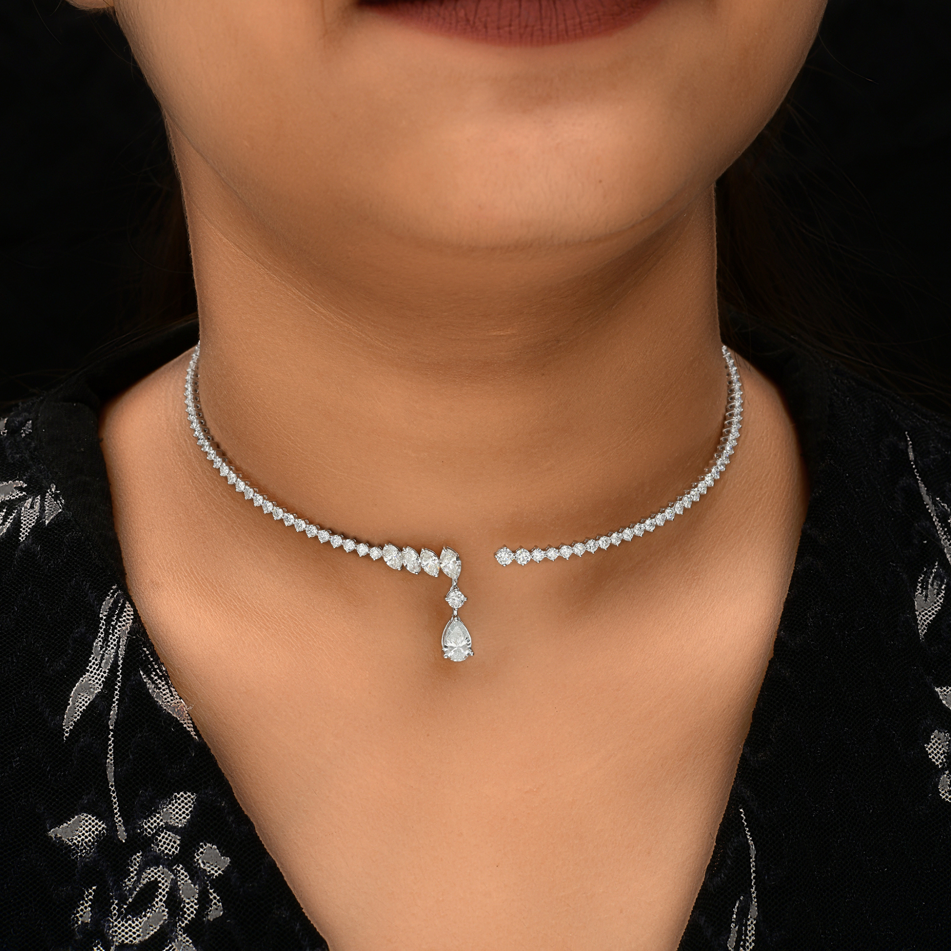 5.63 Carat Diamond Cuff Collar Gold Necklace with Teardrop Pendant