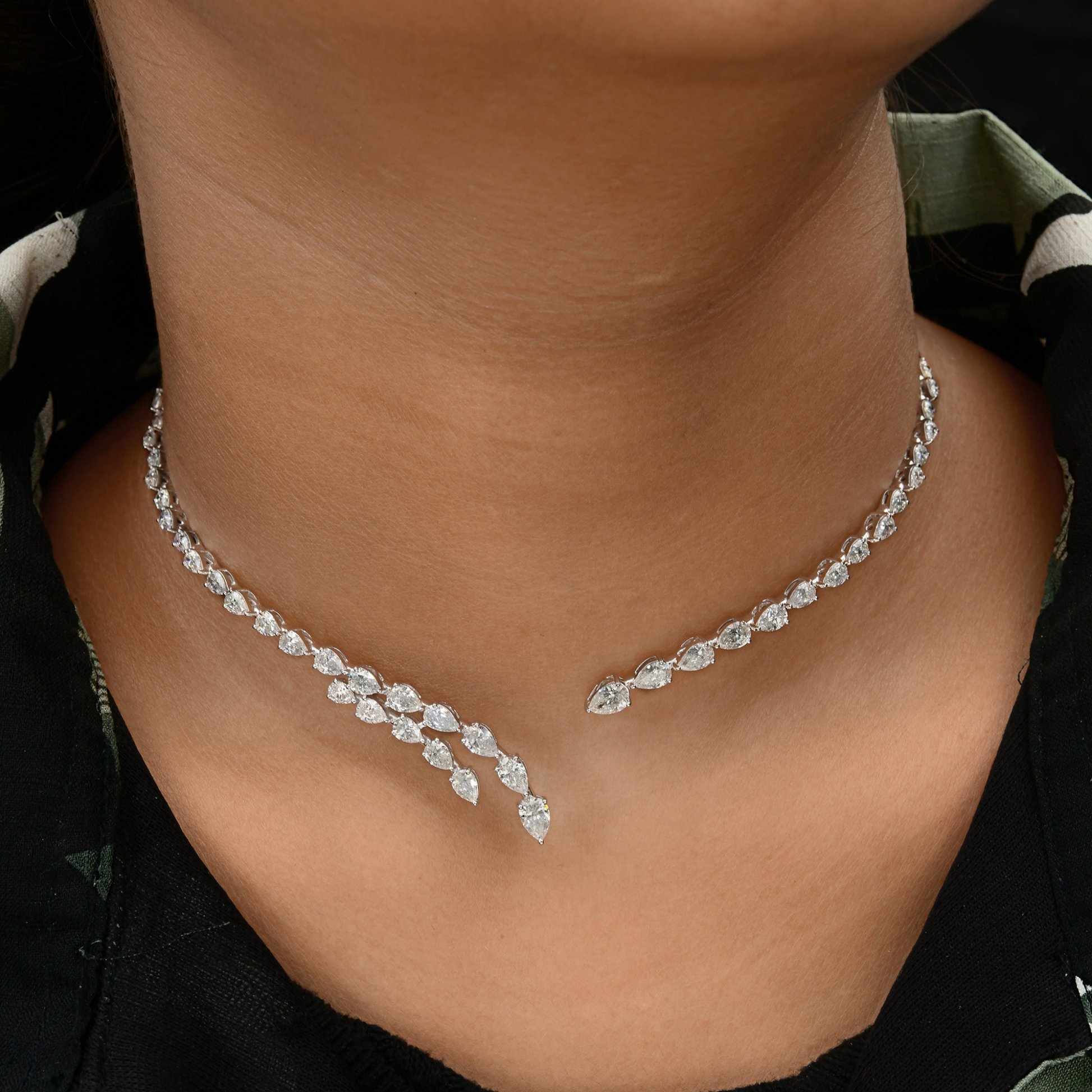 6.91 Carat Natural HI/SI Pear Diamond Cuff Choker Gold Wedding Necklace