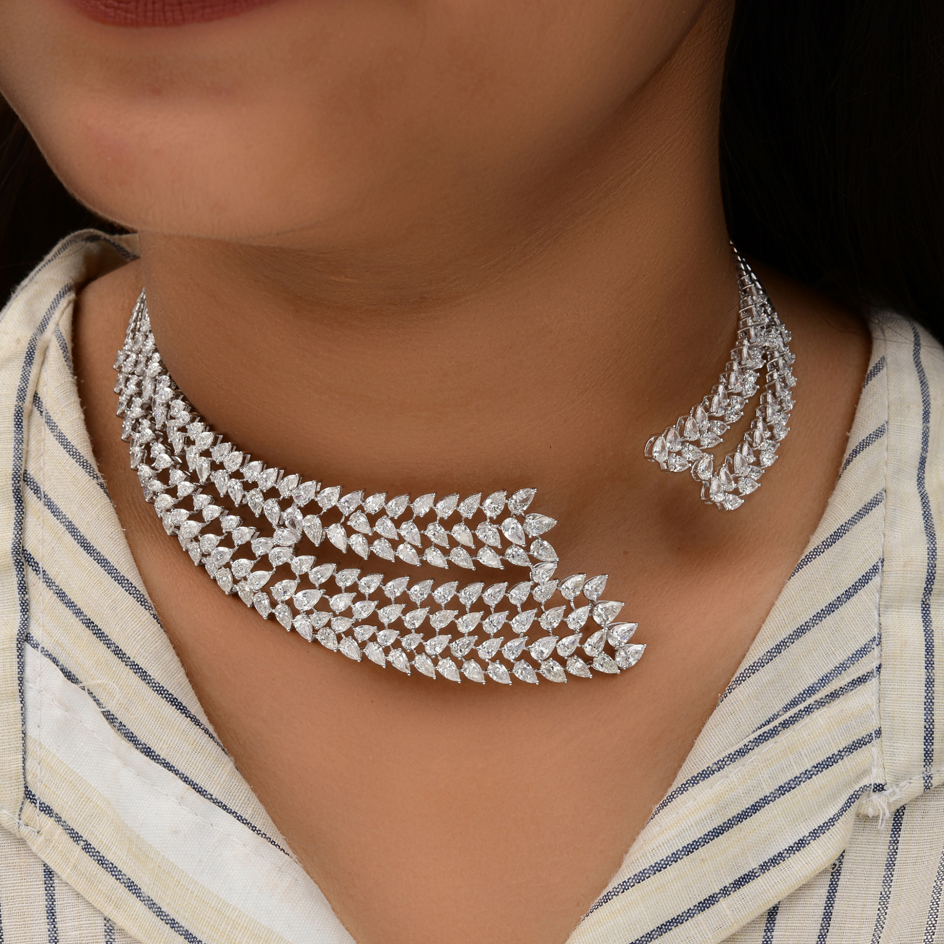 Solid Gold Multi Strand Leaf Design 28.60 Ct. Diamond Cuff Choker Necklace