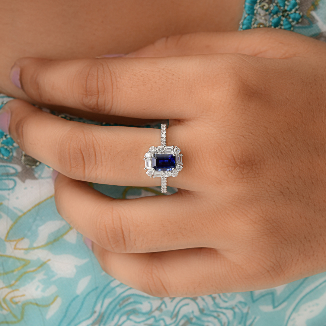 Art Deco 1.19Ct. Blue Sapphire Diamond Halo Engagement Fine Gold Ring