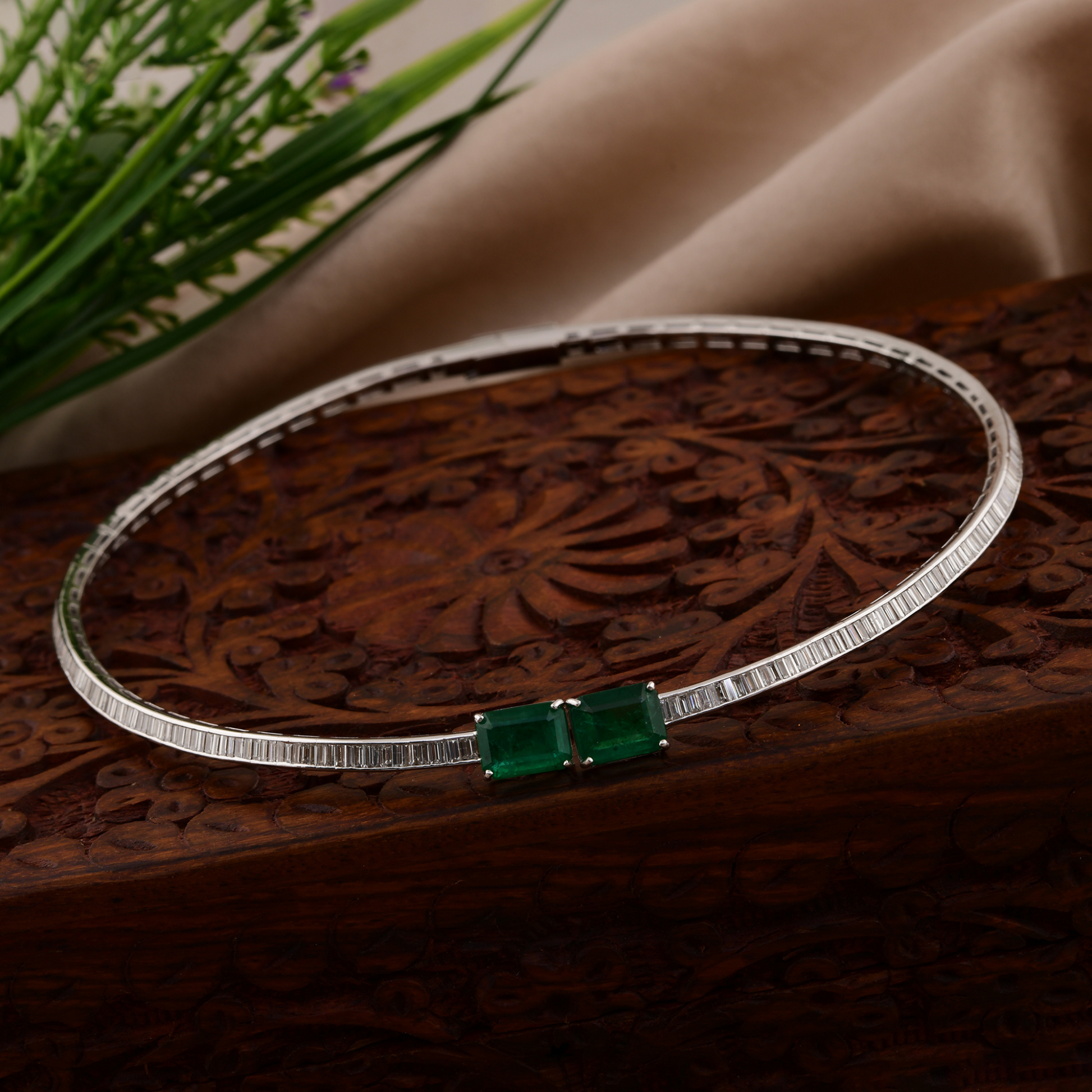9.05 Tcw Natural SI/H Diamond Zambian Emerald Gold Choker Necklace