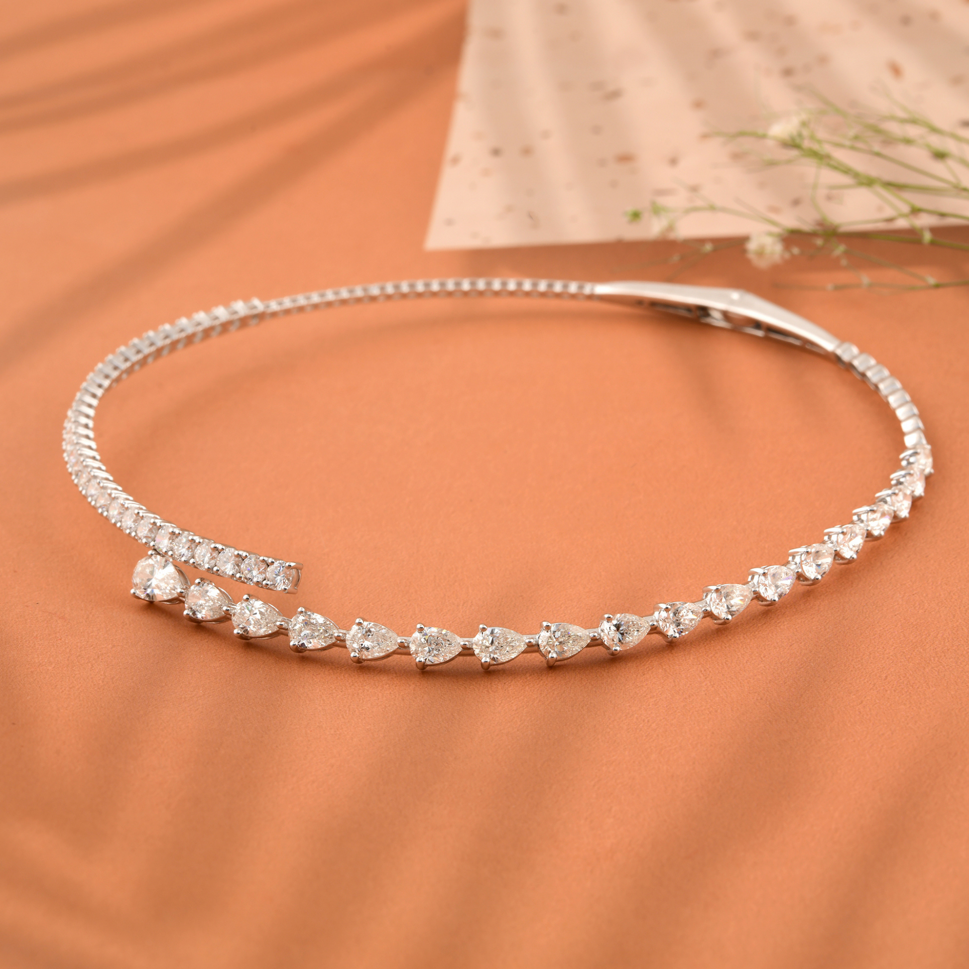 Minimalist Fine Gold 12.47 Carat Round Pear Diamond Choker Necklace