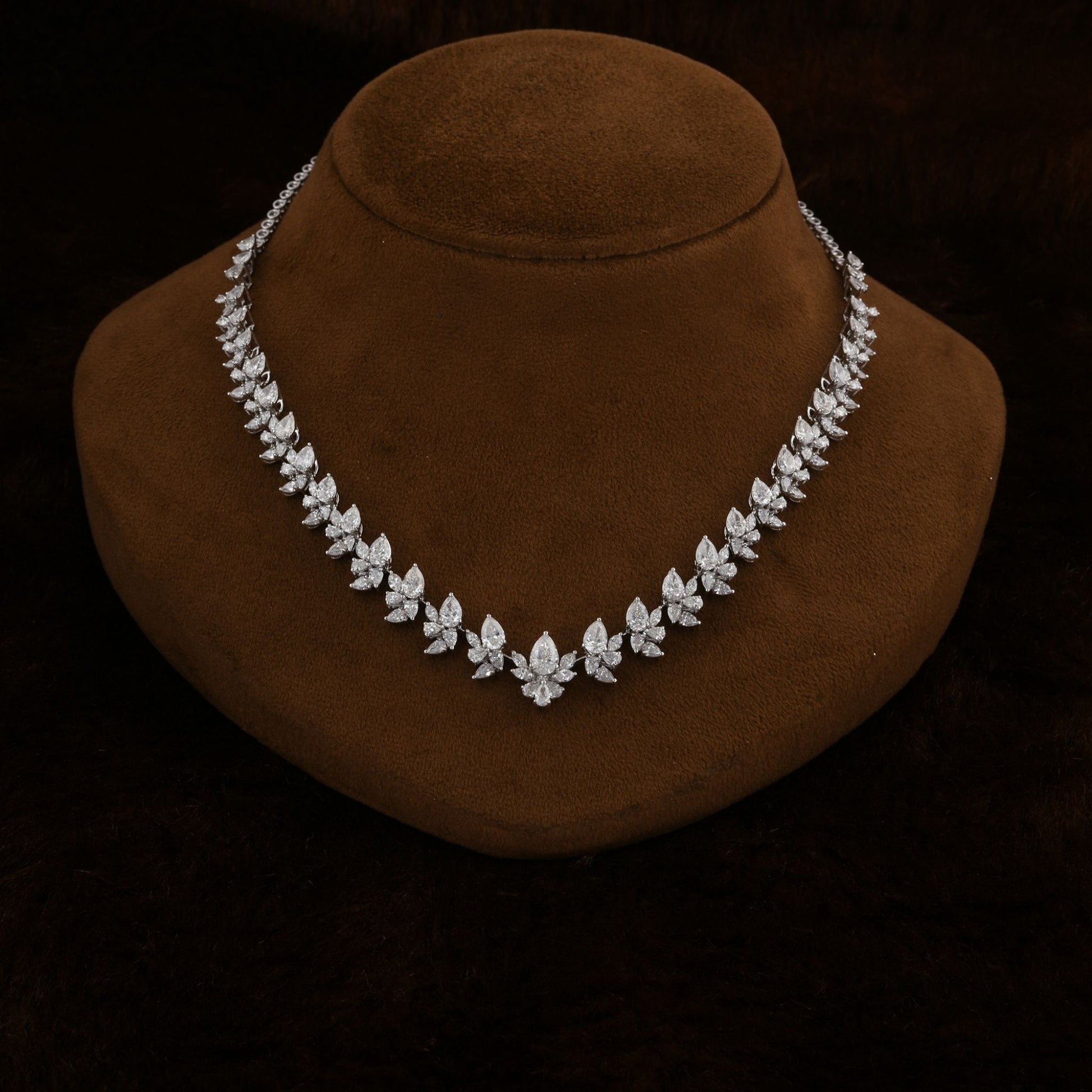 Statement 13.50 Carat Natural Pear Cut Diamond Gold Leaf Necklace