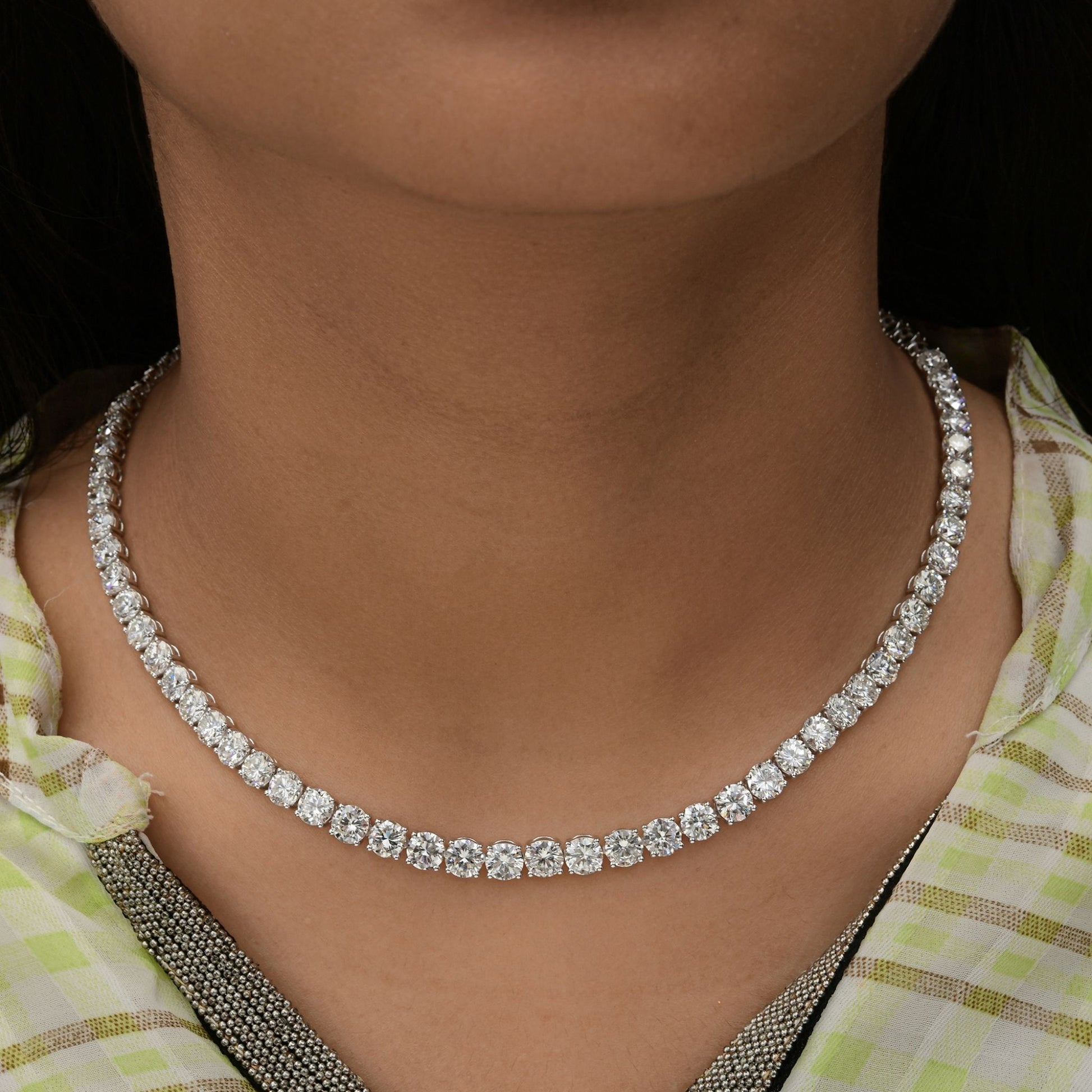 Round Brilliant Diamonds Tennis Necklace in Fine 18k Gold Handcrafted Jewelry