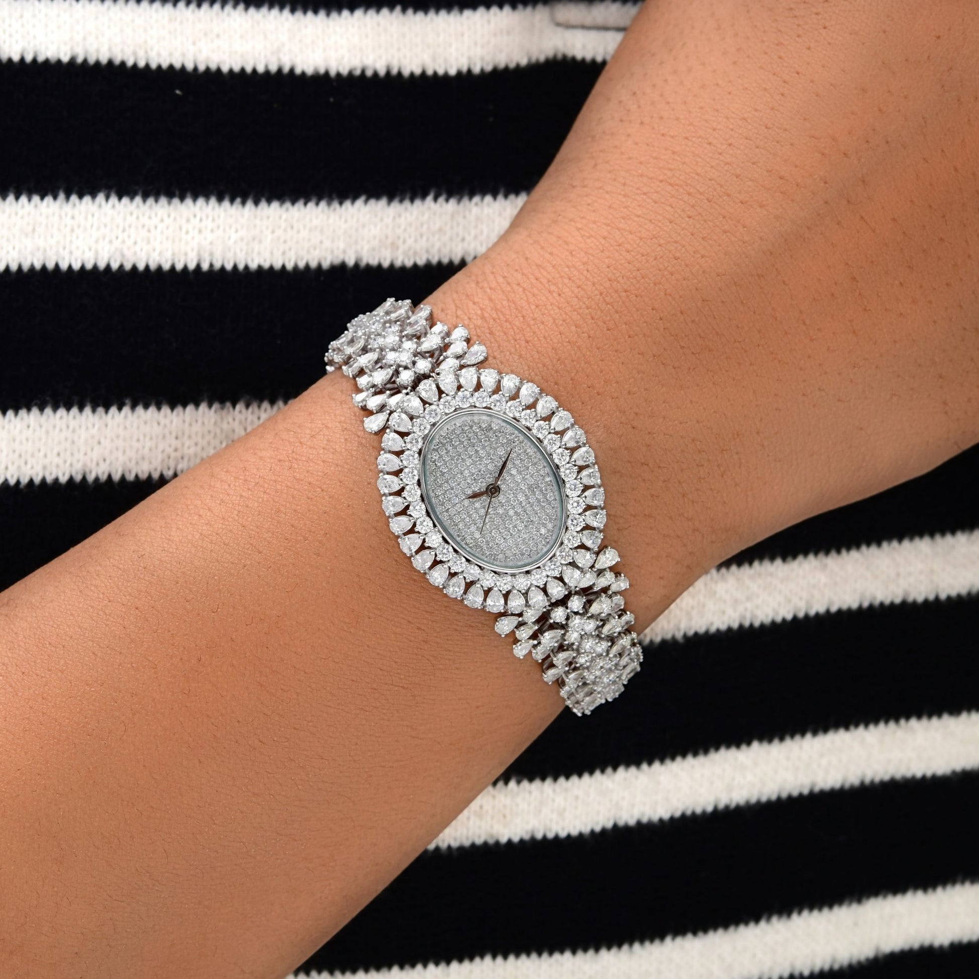 Sparkling Natural Pave Diamond Studded Oval Dial Luxury Wrist Gold Watch