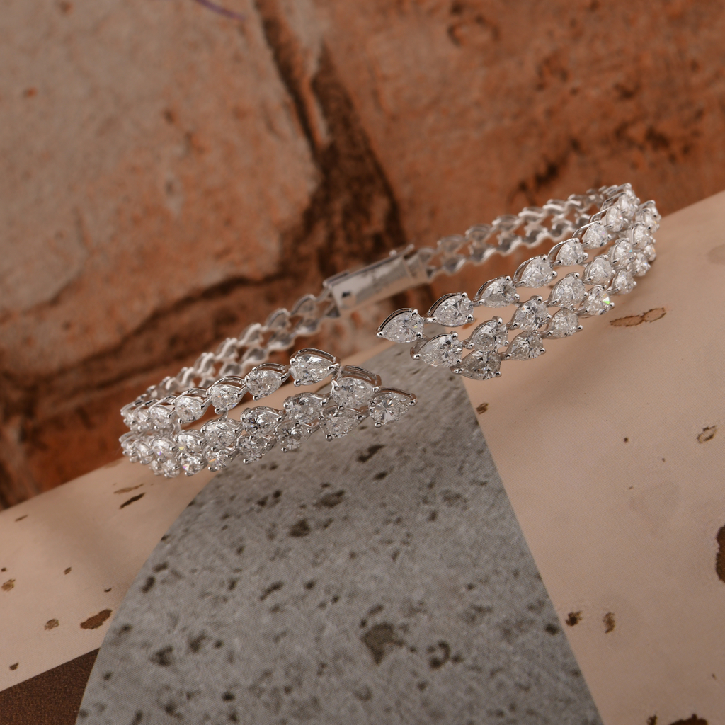 Exquisite Fine Gold 6.80 Carat Pear Cut Natural Diamond Open Cuff Leaf Bracelet