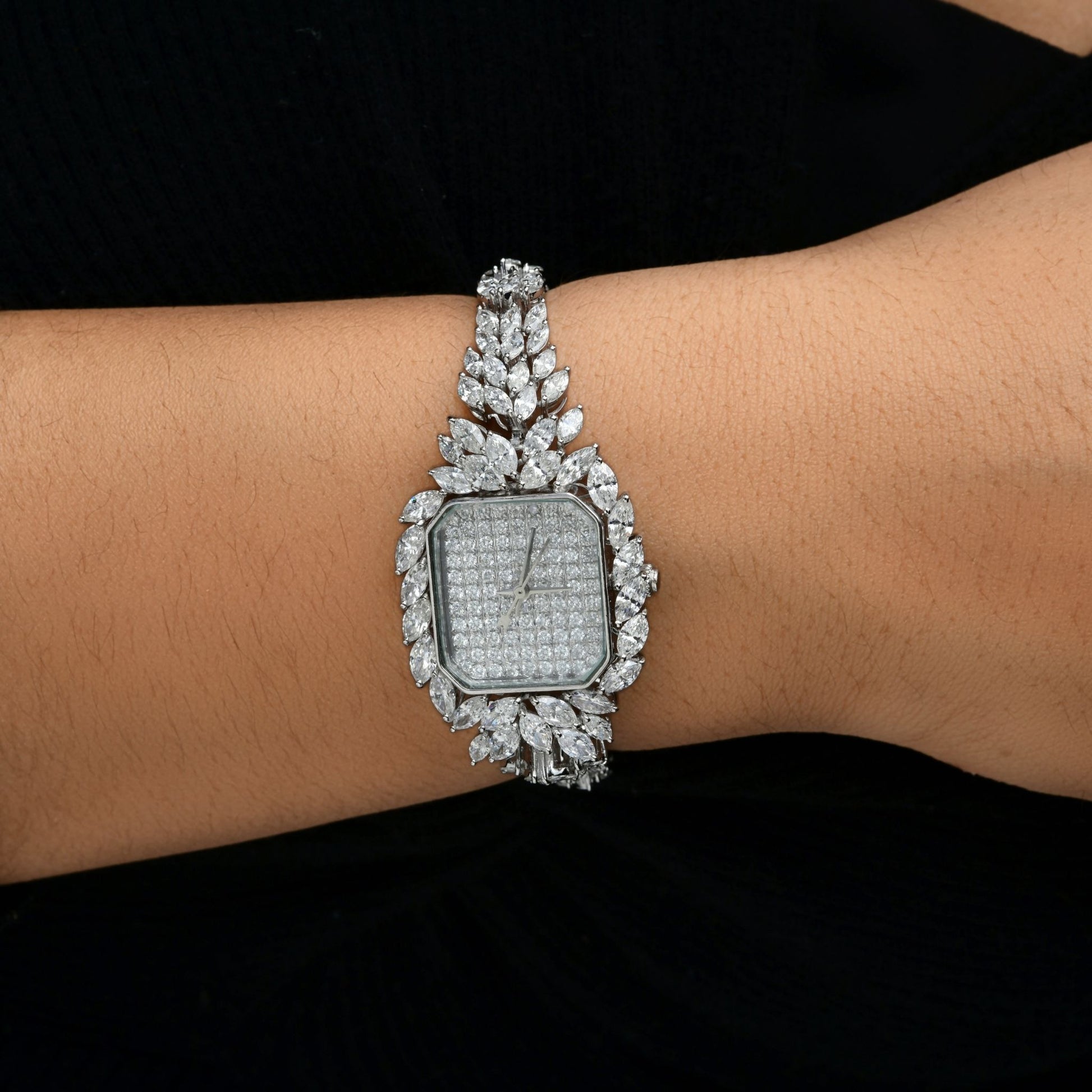 Natural SI/H Diamond Luxury Mechanical Analog Wrist Gold Watch For Women