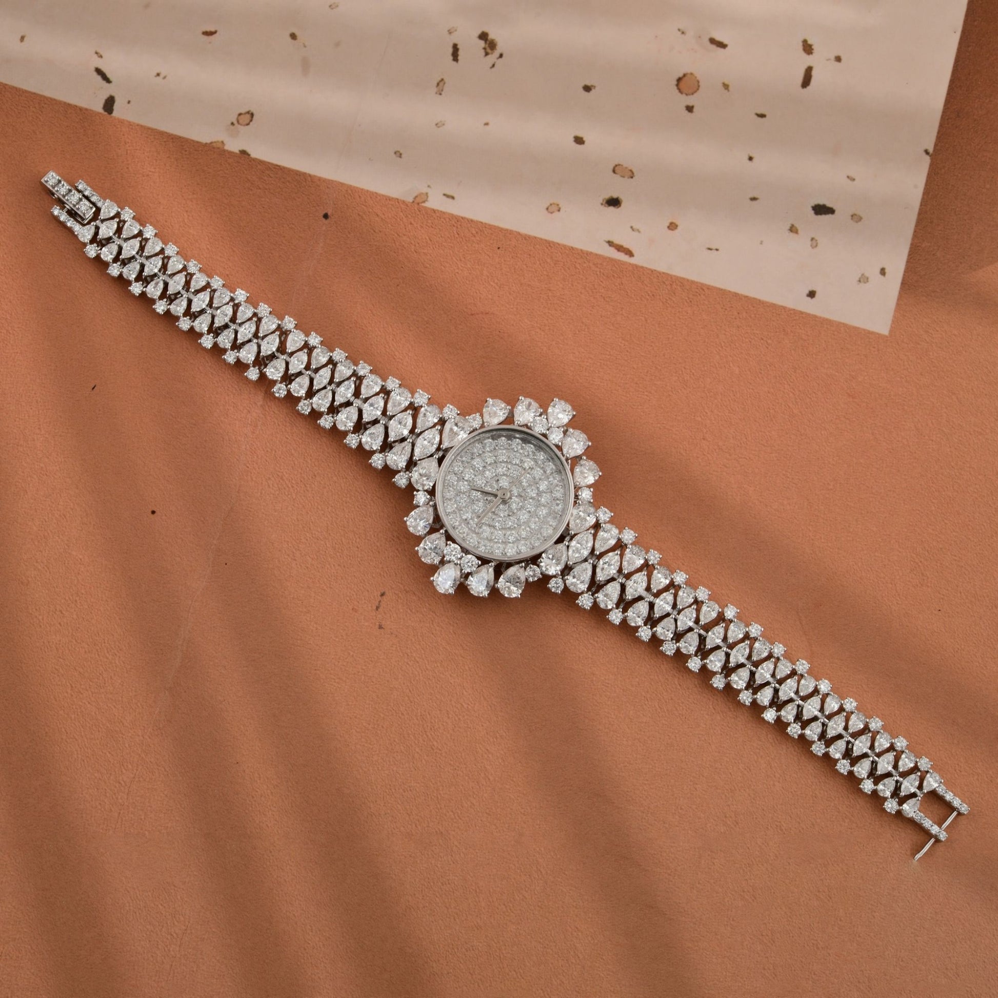 Exquisite Fine Gold Natural Diamond Cluster Round Dial Wrist Watch