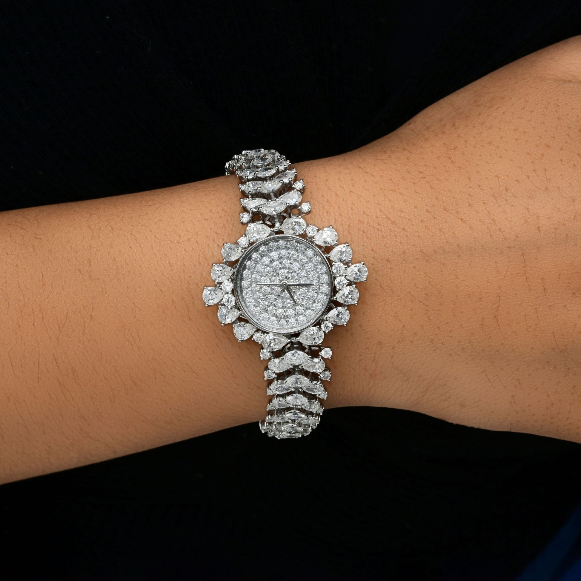 Exquisite Fine Gold Natural Diamond Cluster Round Dial Wrist Watch