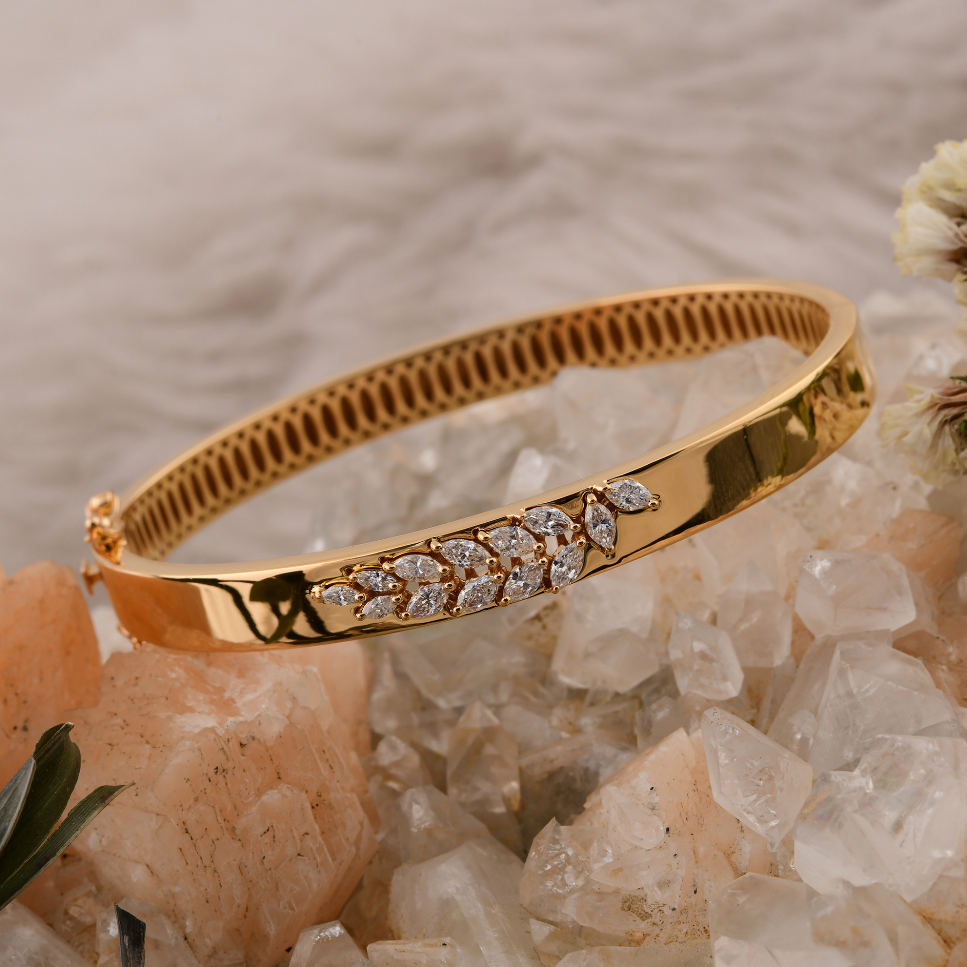 Leaf Motif SI Clarity HI Color Natural Marquise Cut Diamond Gold Bangle Bracelet