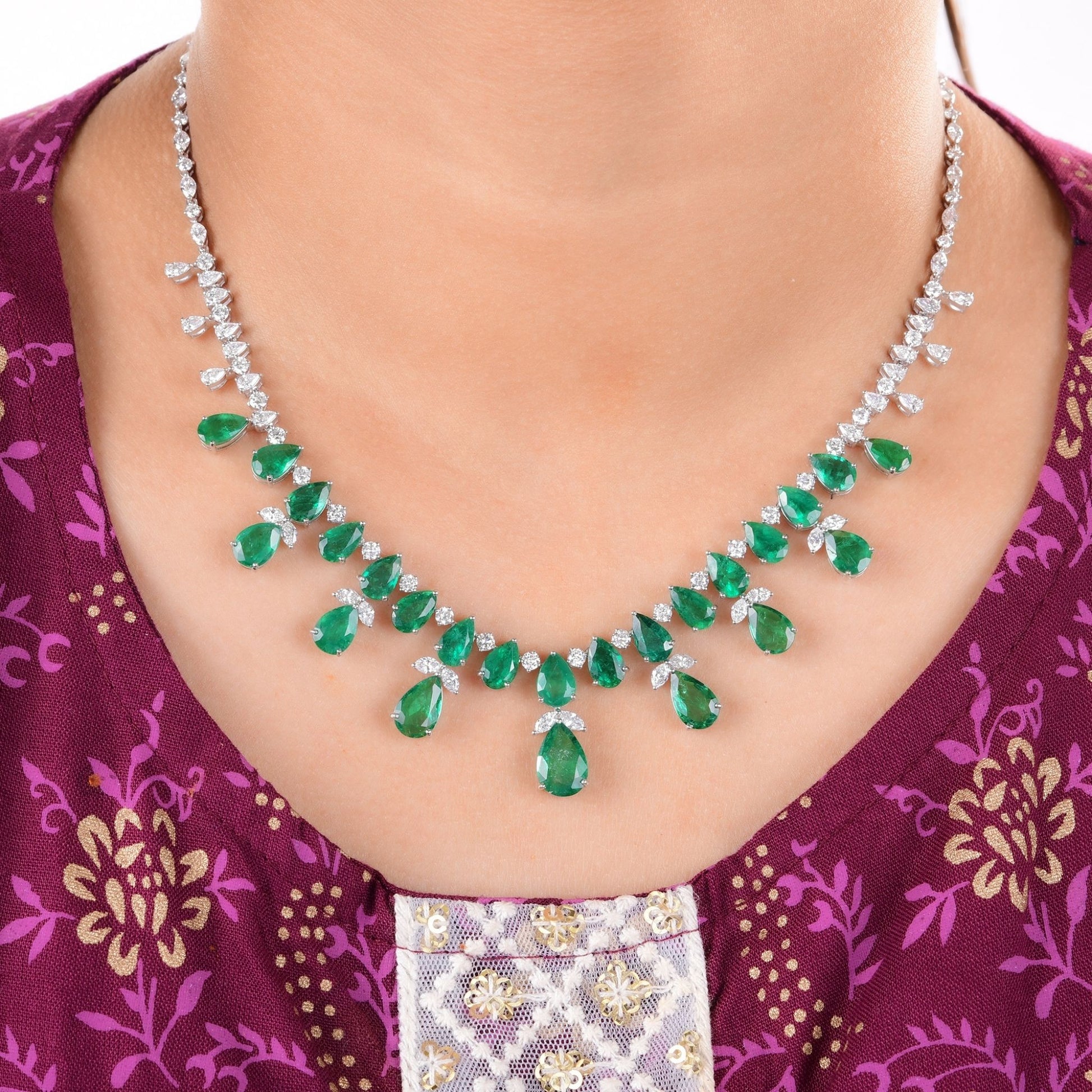 26.93 Tcw Zambian Emerald SI/H Diamond Fine Gold Wedding Necklace