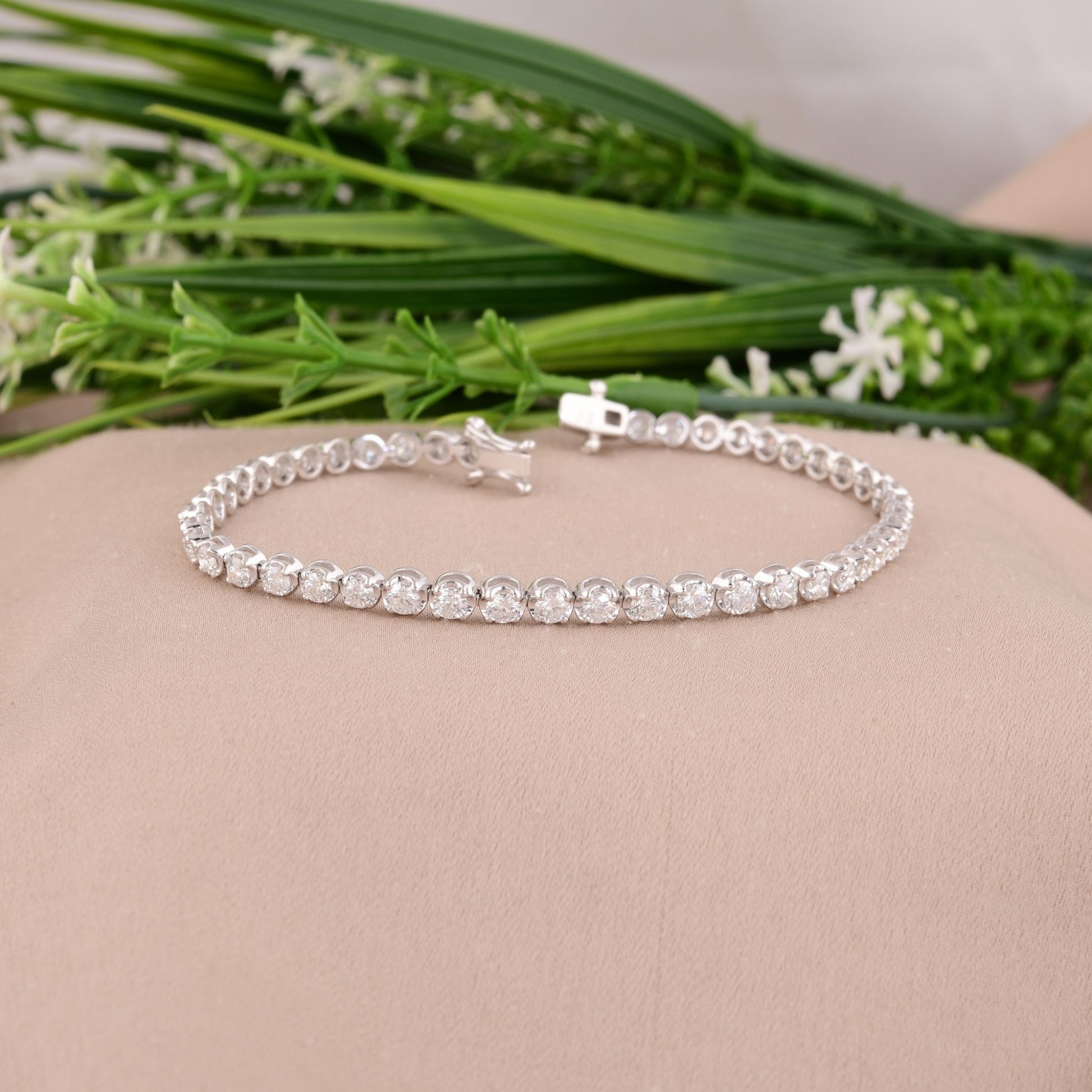 Bezel Set Round Cut Diamond Tennis Bracelet in SI Clarity