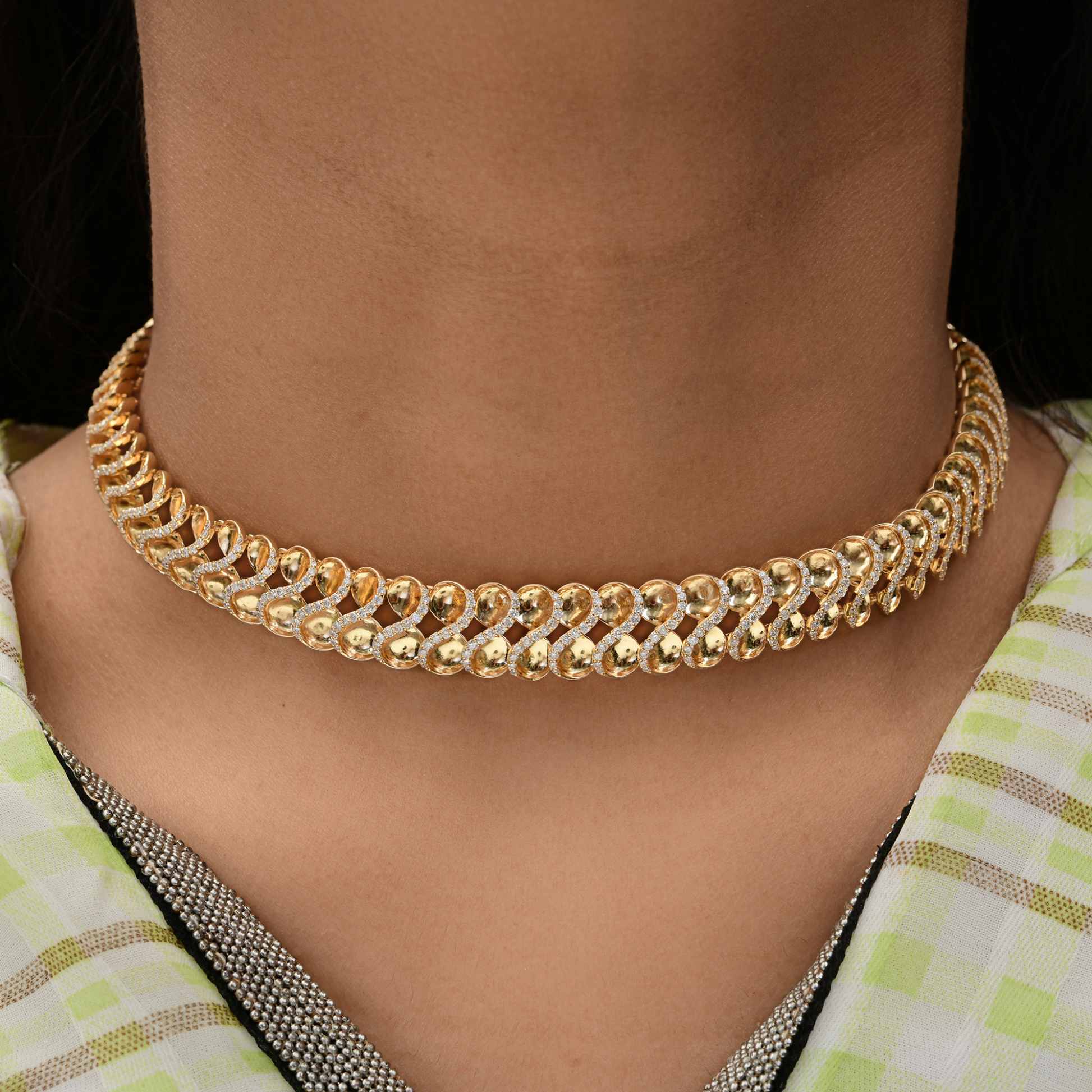3.10 Carat SI Clarity HI Color Pave Round Diamond Choker Necklace in Solid Gold