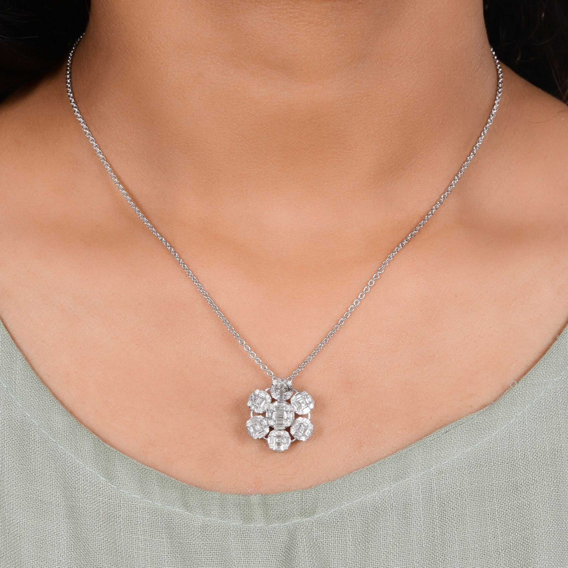 Baguette Diamond 1.10 Ct SI/H Flower Pendant Chain Necklace