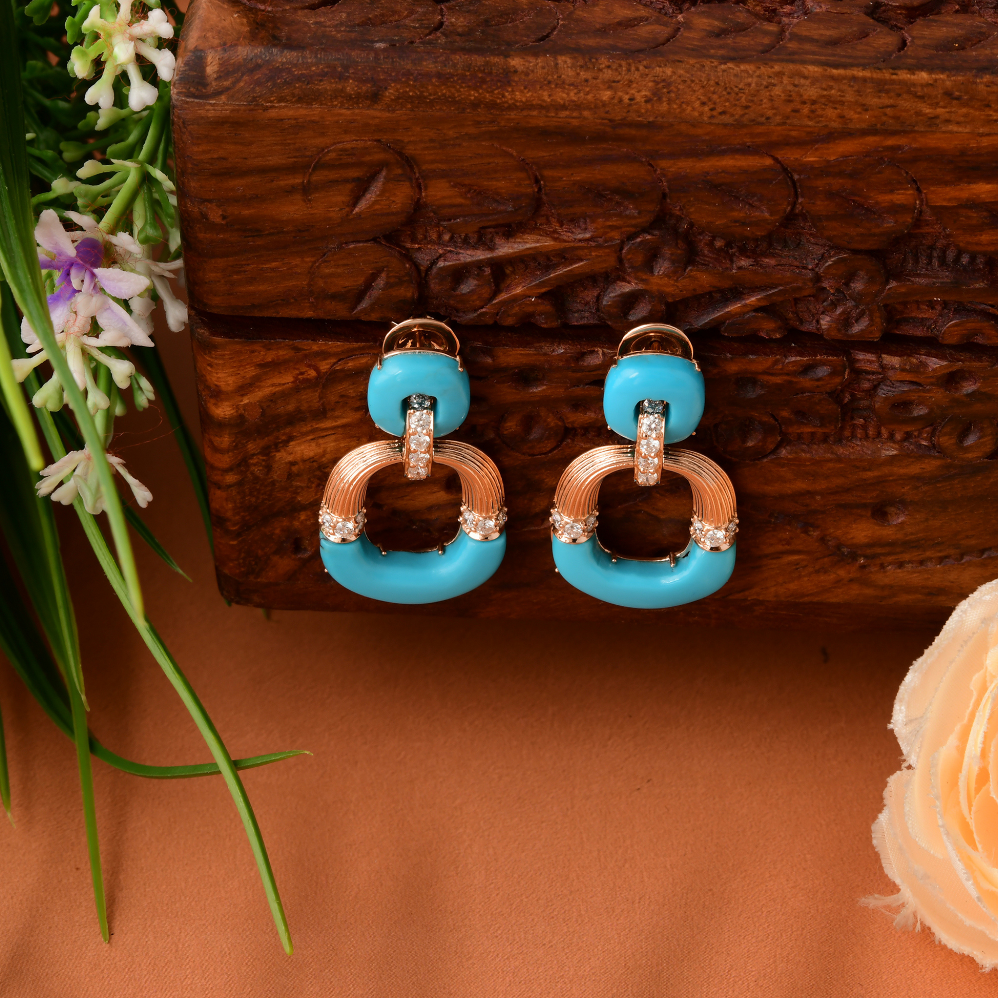 SI Clarity HI Color H/SI Round Diamond Blue Turquoise Gold Dangle Earrings