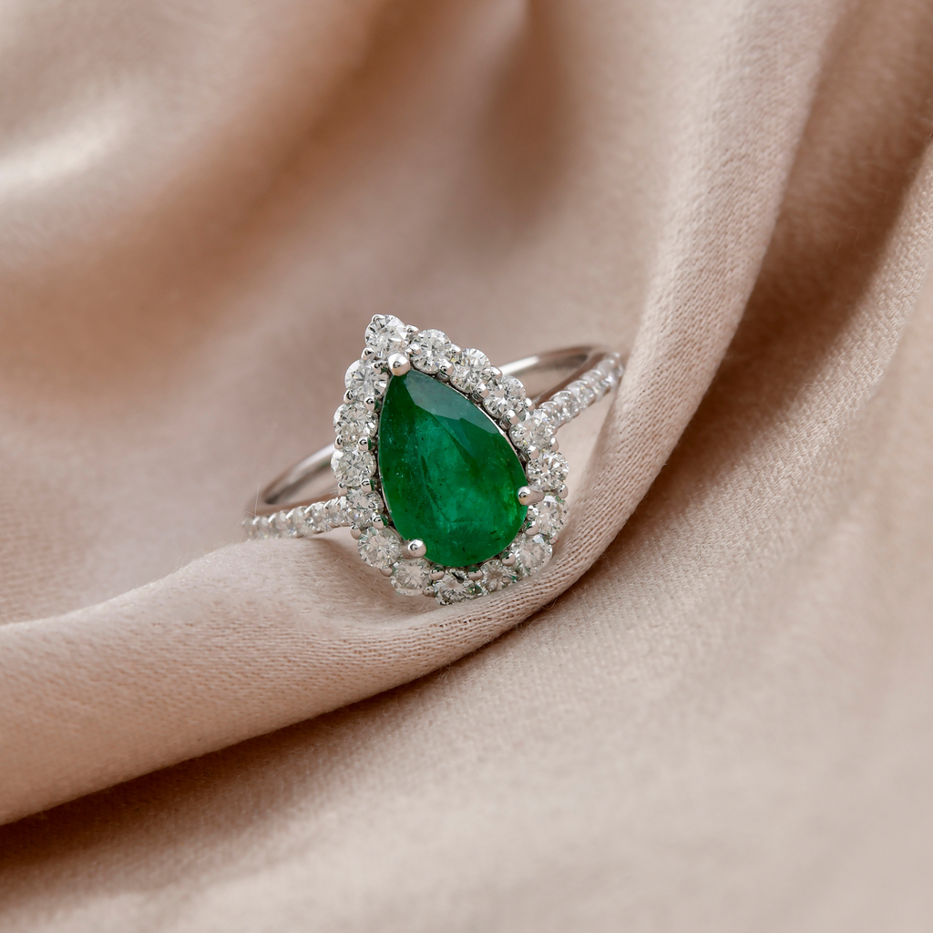 Pear Shaped Emerald Gemstone SI Clarity HI Color Diamond Halo Fine Gold Ring