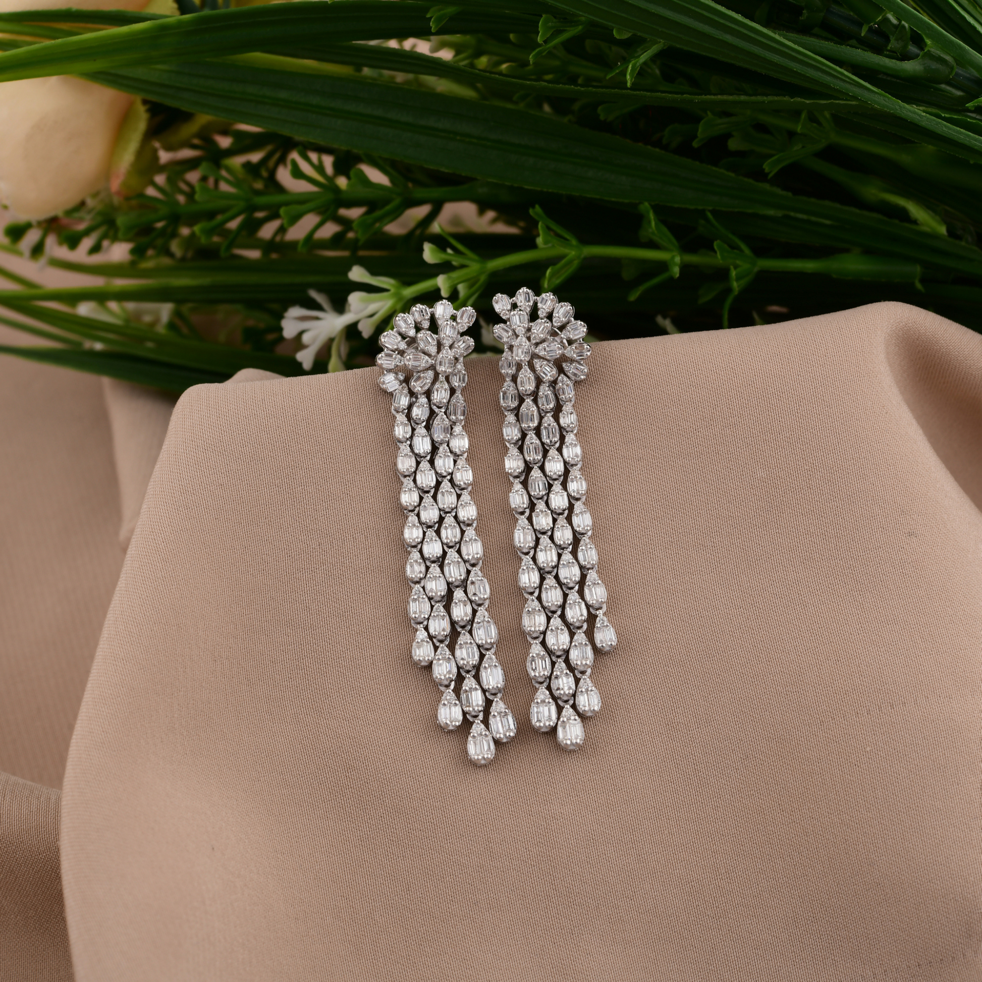2.37 Carat Natural H/SI Baguette Diamond Chandelier Earrings in Solid Gold