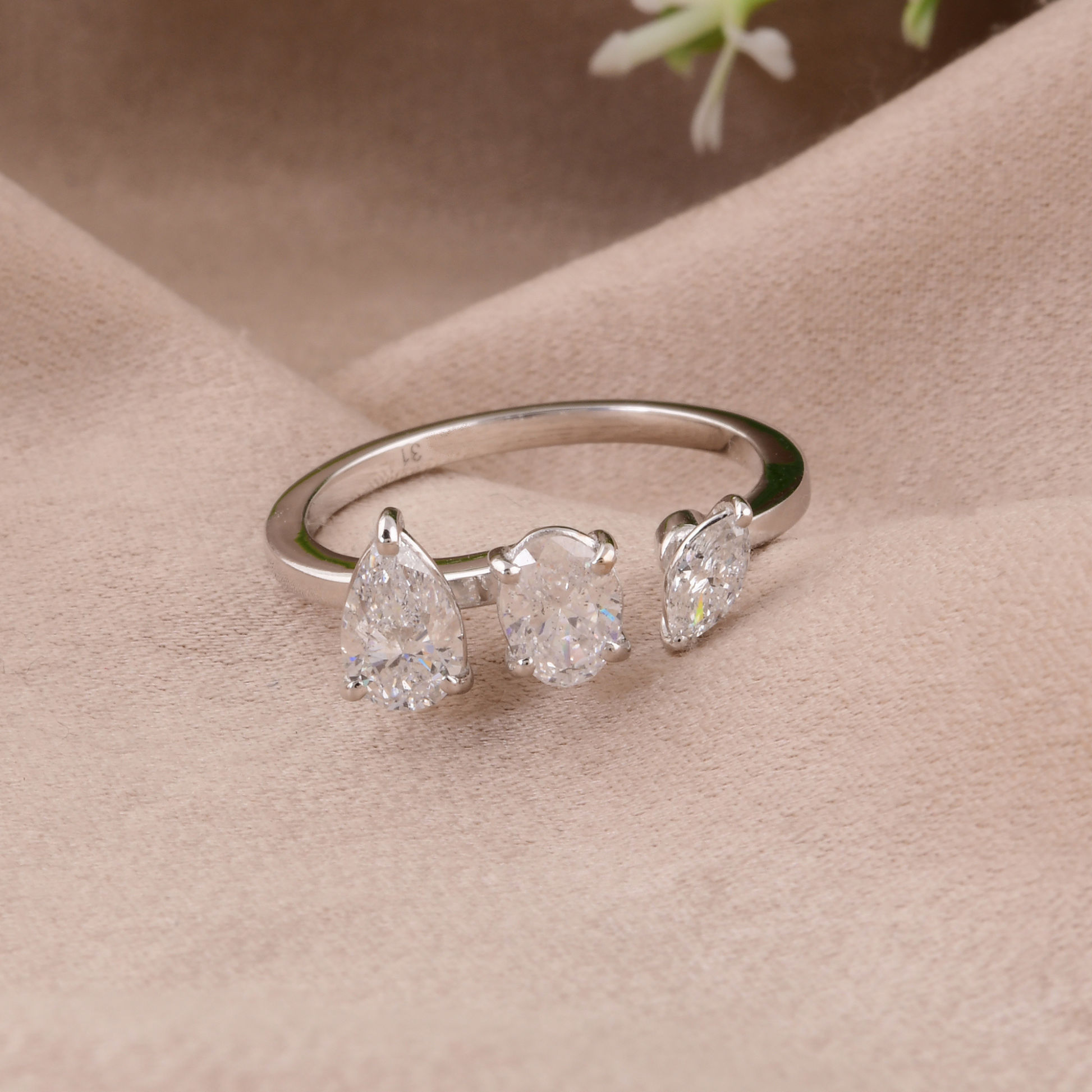 Unique Multi Cut Three Stone SI & HI Diamond Engagement Fine Gold Ring