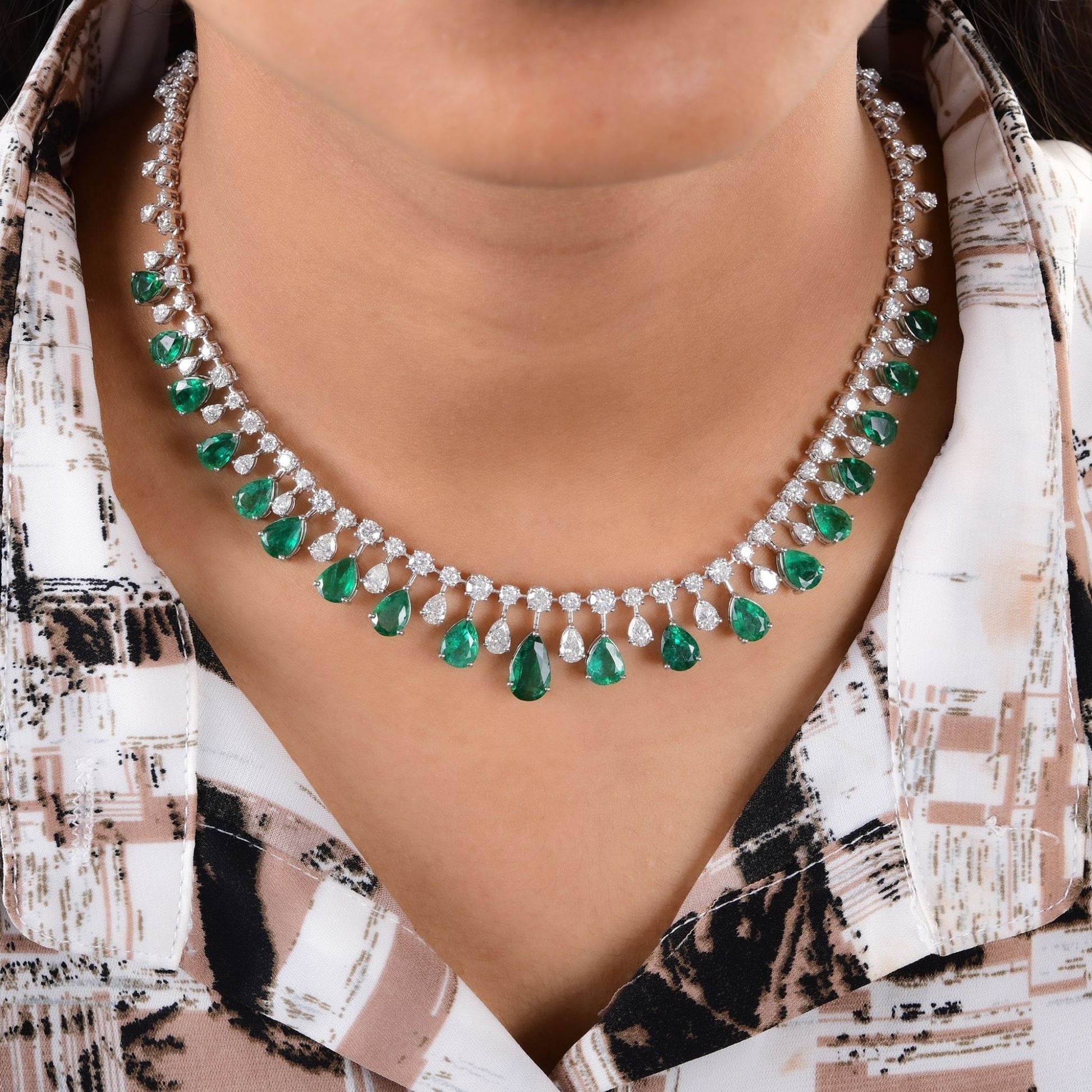 Sparkling Emerald Pear Drop Natural Diamond Gold Wedding Necklace